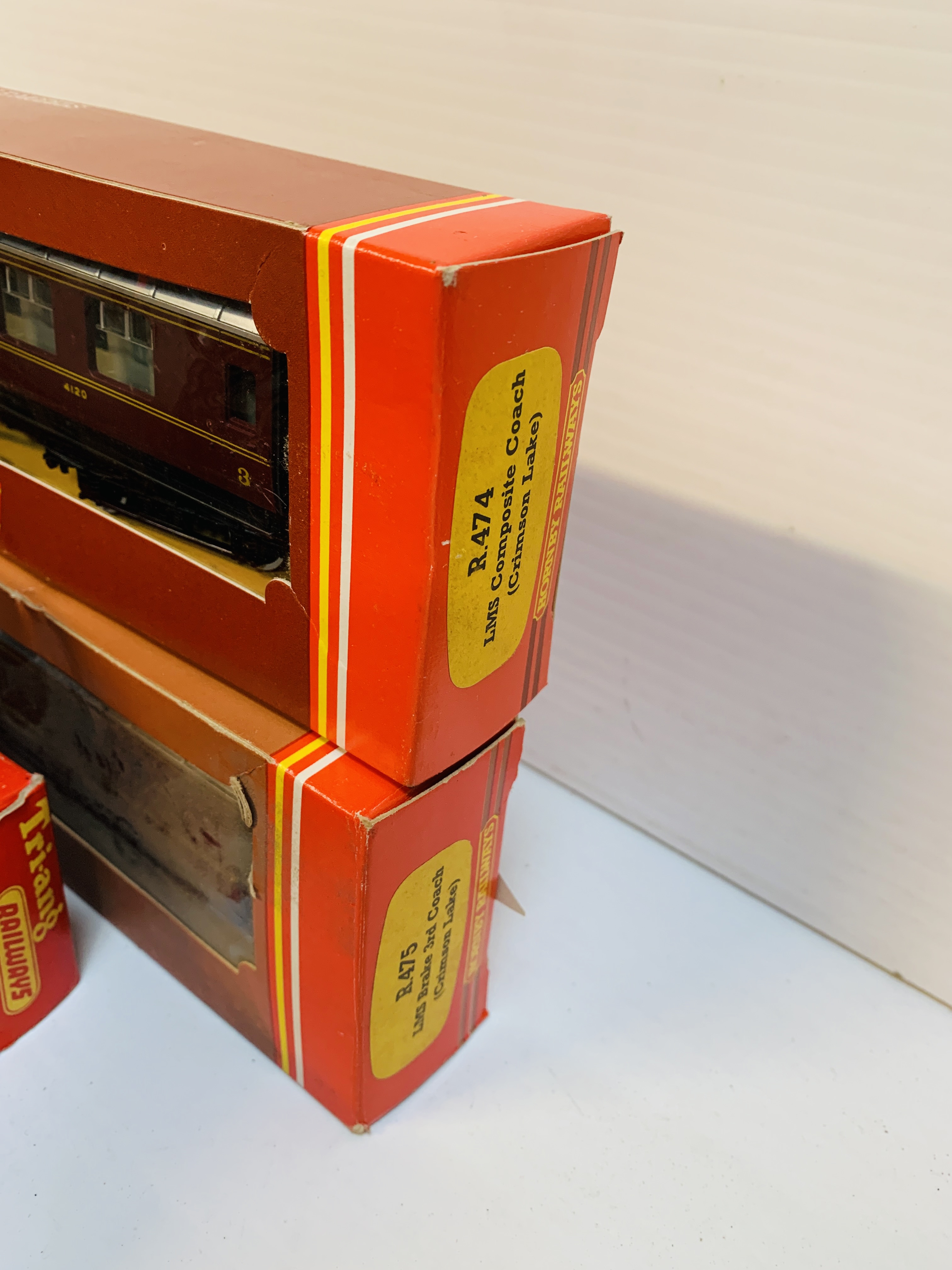 7 Hornby and Tri-ang railway coaches. - Image 3 of 5