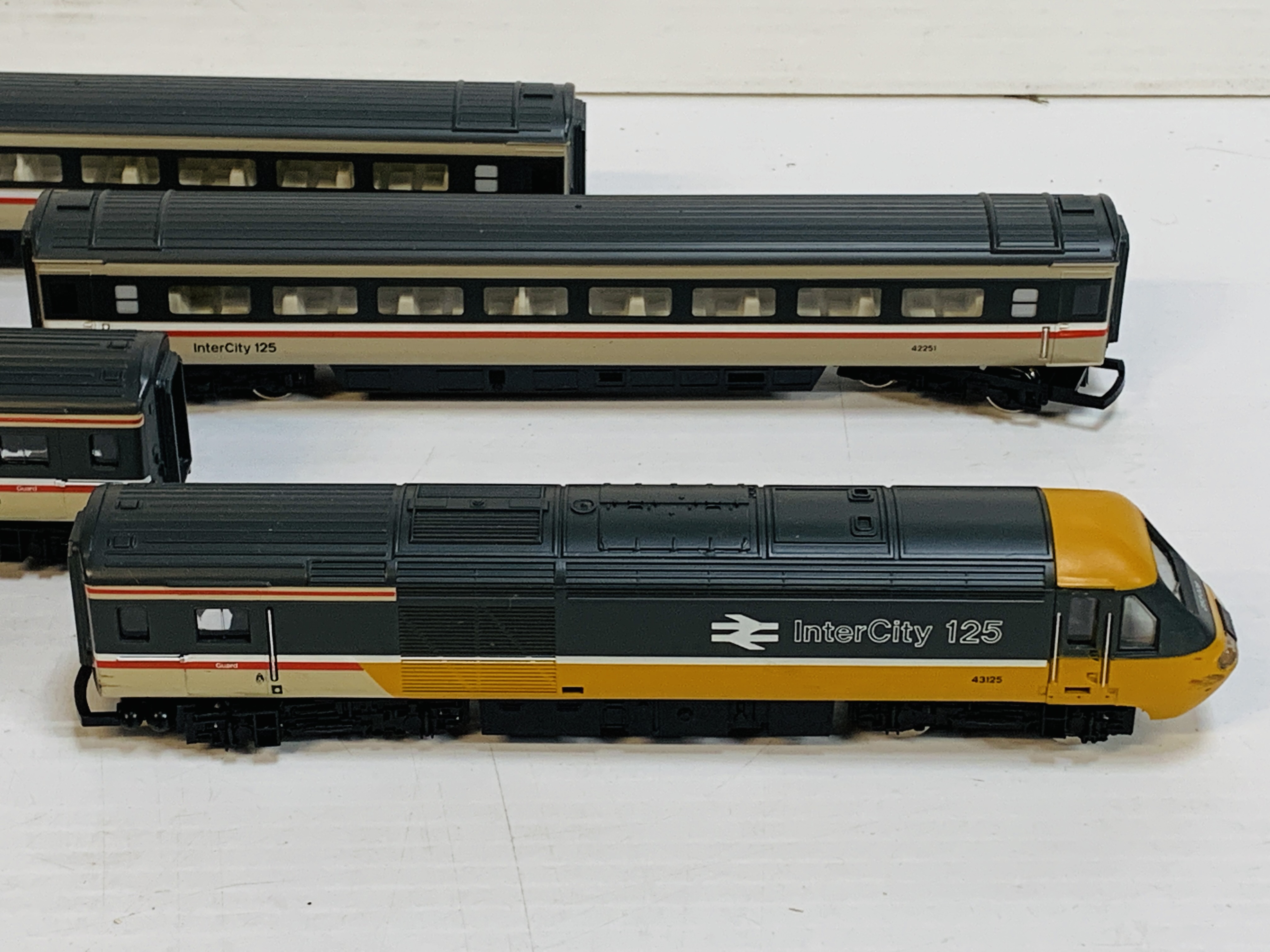 Hornby Intercity 125 set - Image 2 of 3