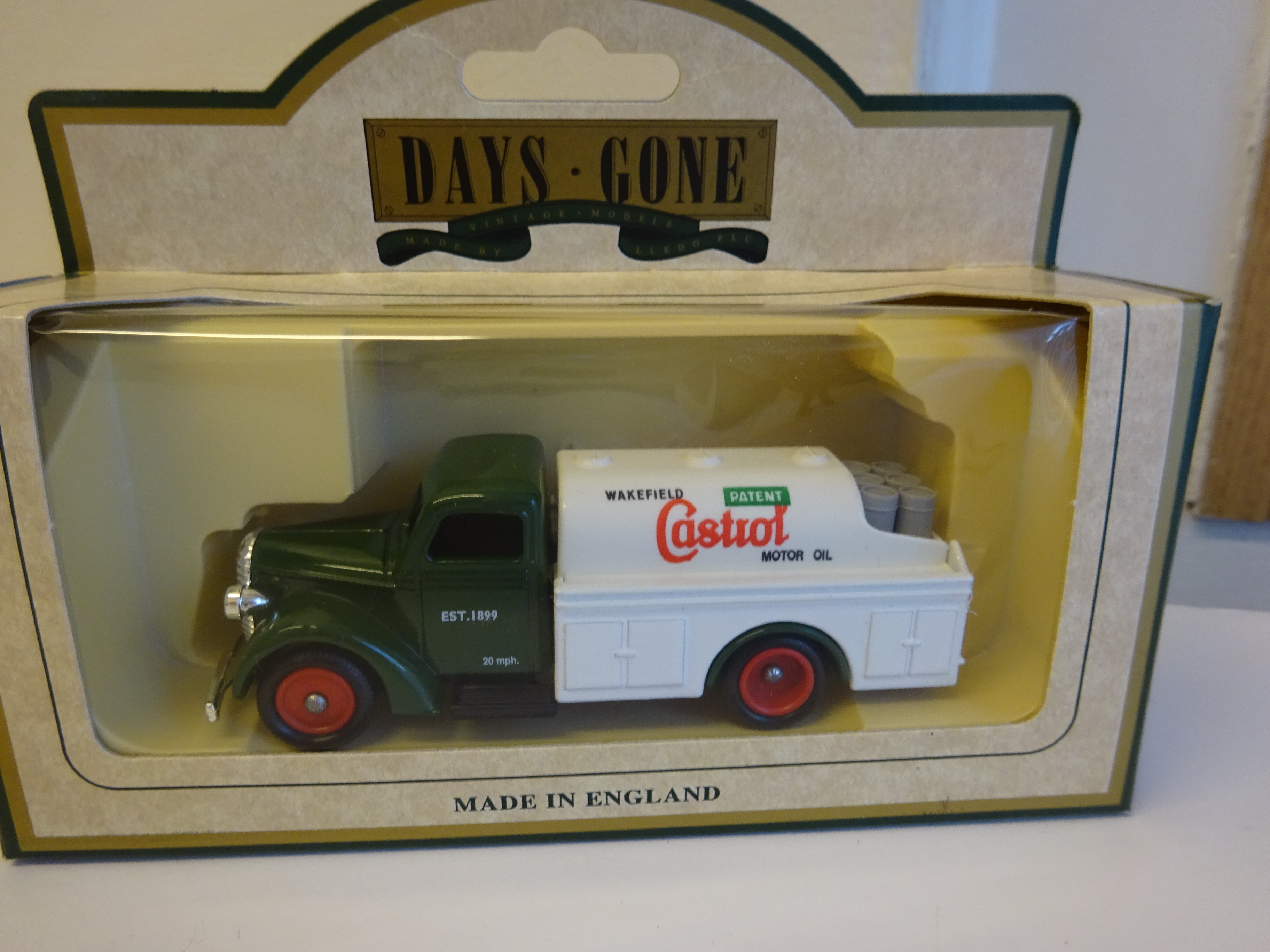 10 x Days Gone commercial vehicles - Image 4 of 10