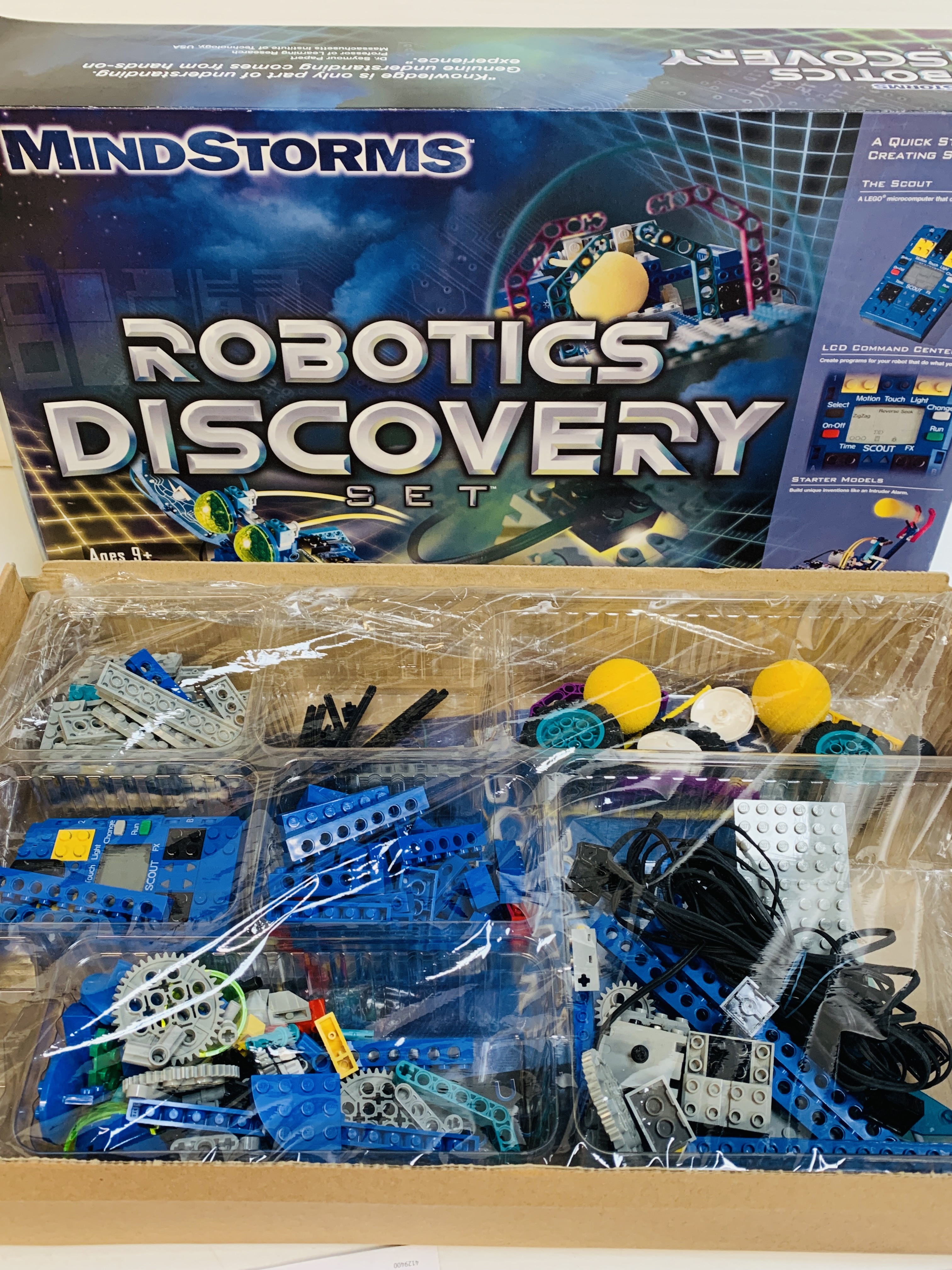 Boxed Robotics Lego, opened. - Image 3 of 3