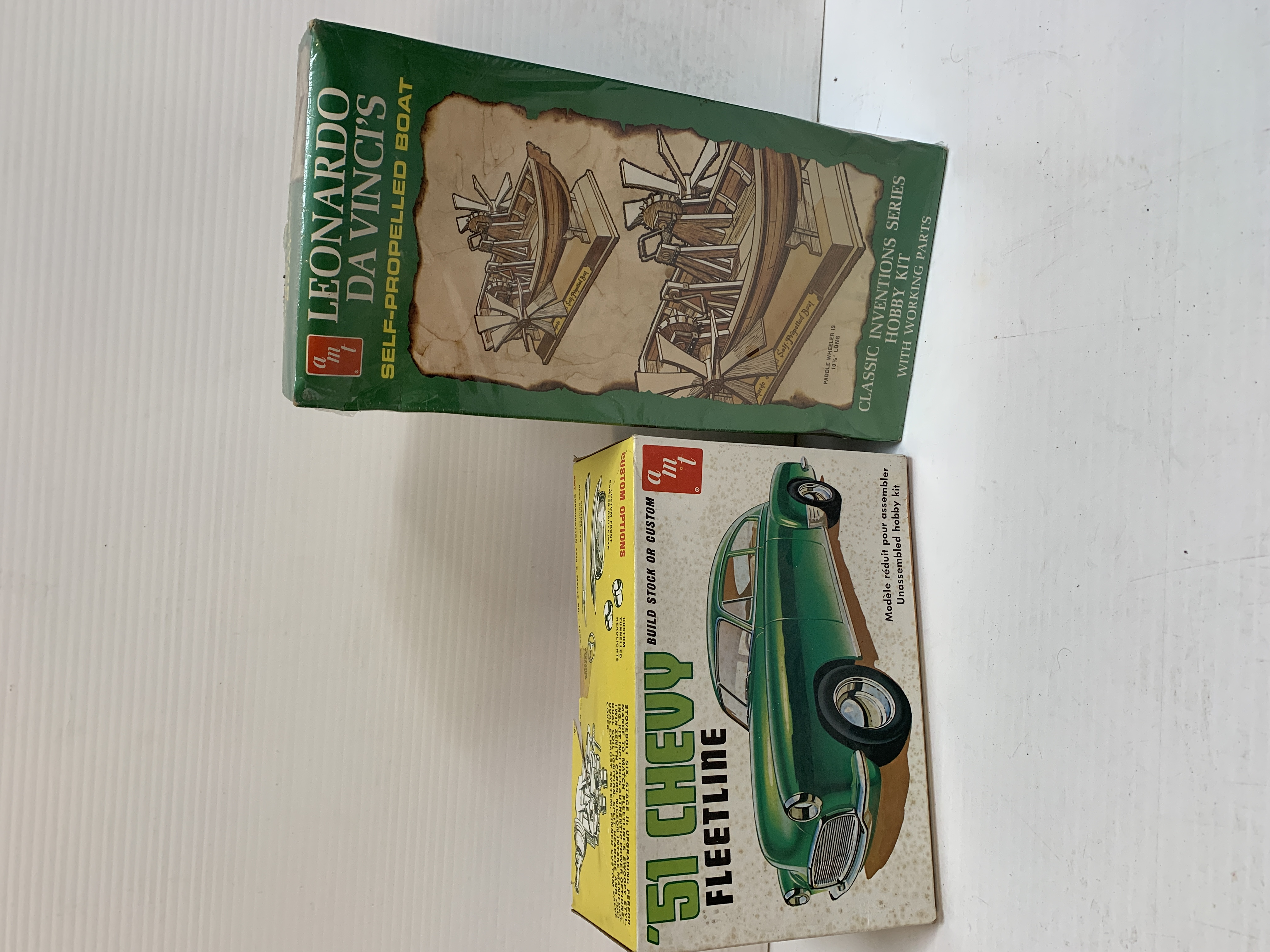 AMT Chevy Fleetline model kit together with a Leonardo Da Vinci self propelled boat - Image 2 of 2