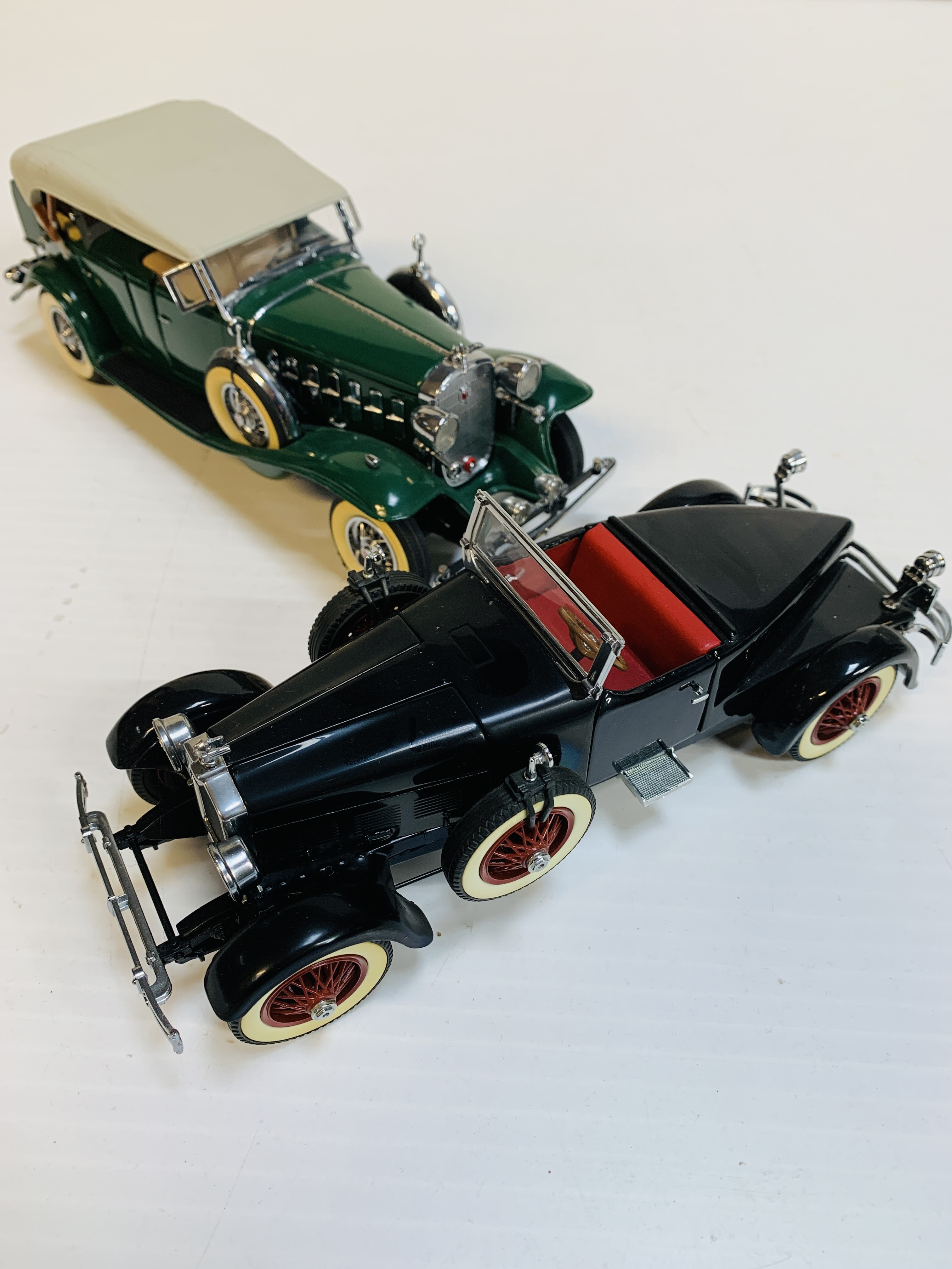 1932 Cadillac V16 together with a 1927 Stutz Blackhawk - Image 2 of 3