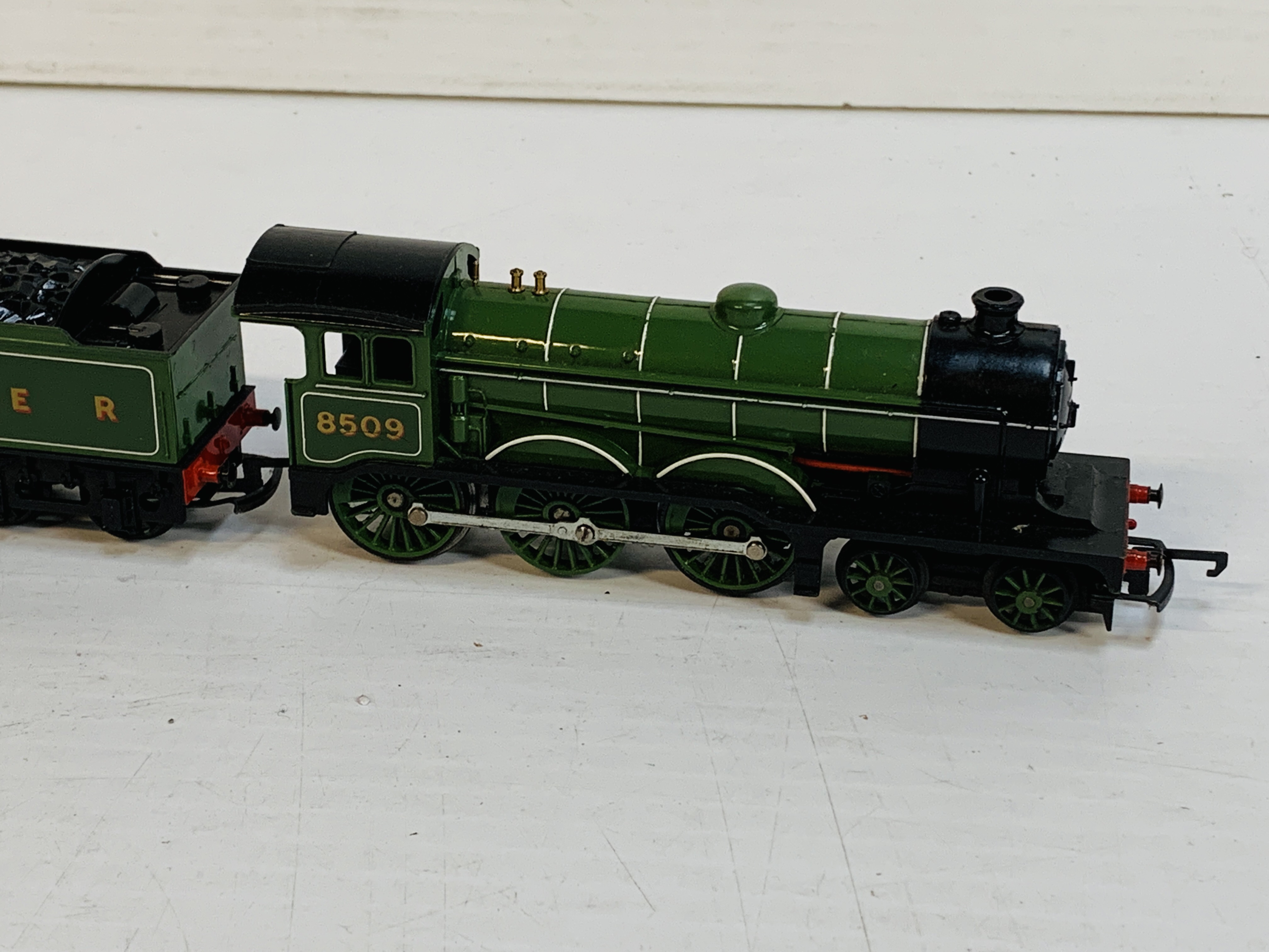 Tri-ang R150 4-6-0, together with a R39 Tender - Image 2 of 3