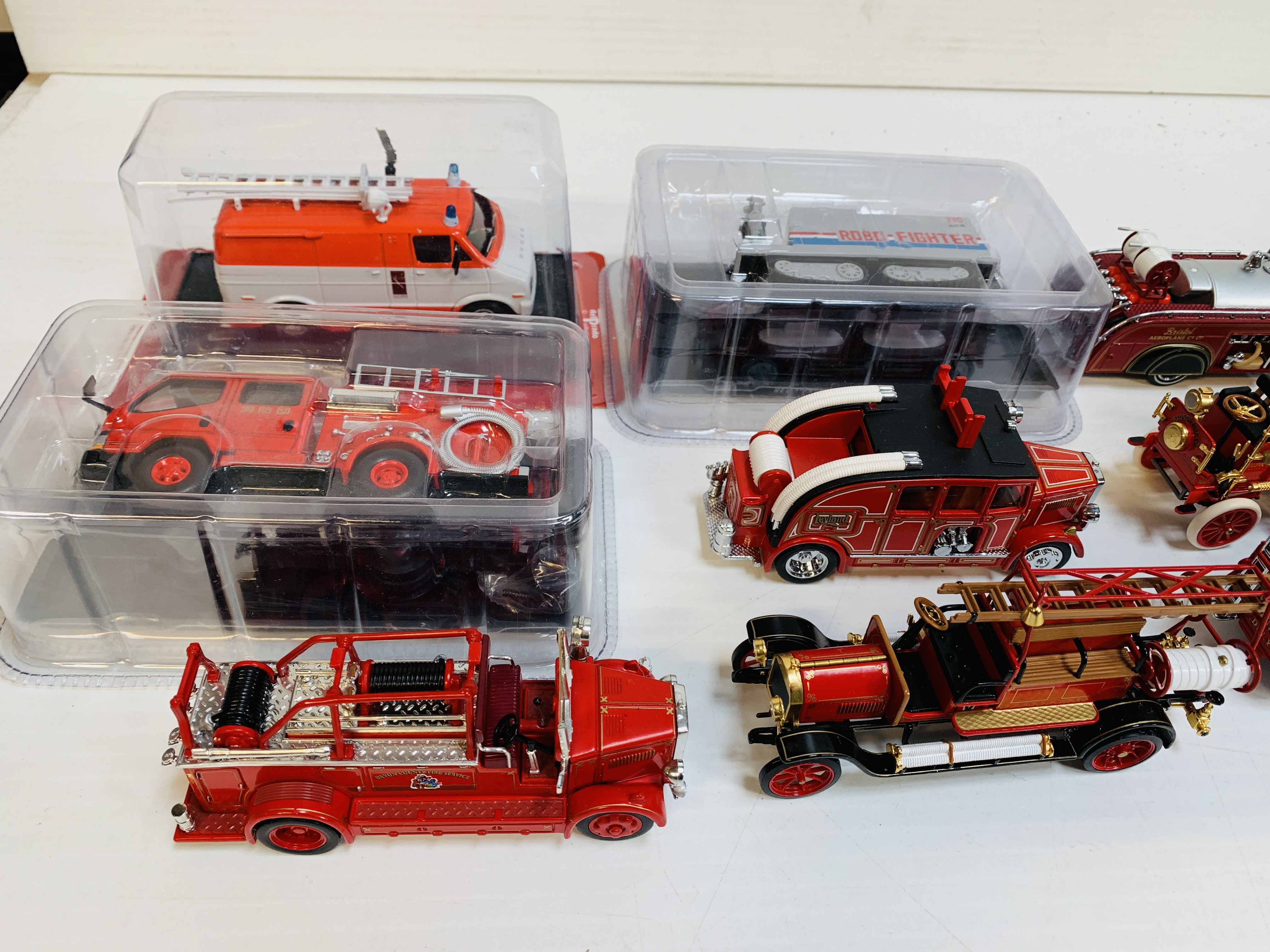 Twelve assorted fire fighting vehicles. - Image 3 of 4