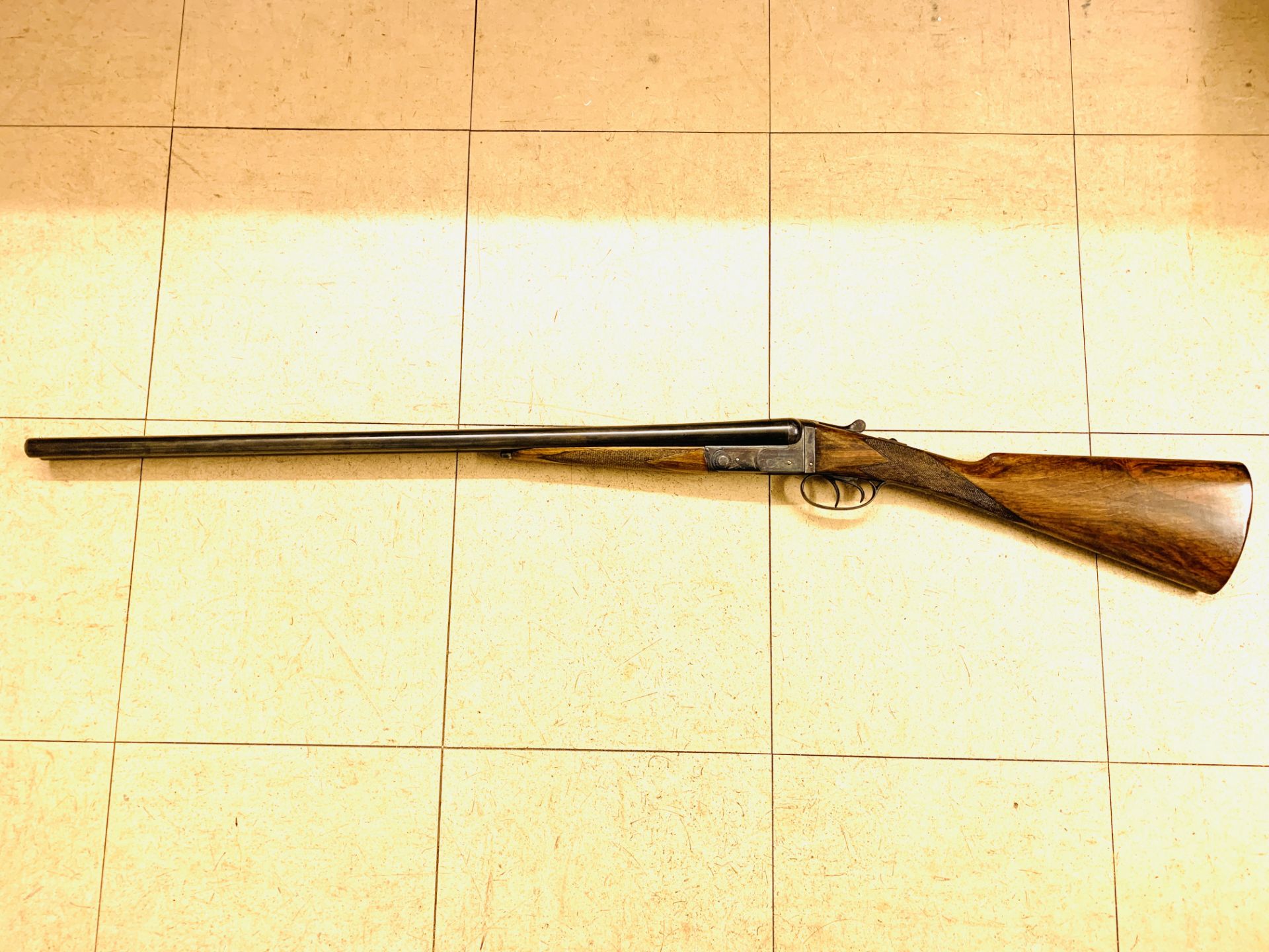 16 bore side by side double barrel shotgun, barrels stamped Gogswell & Harrison Ltd London.