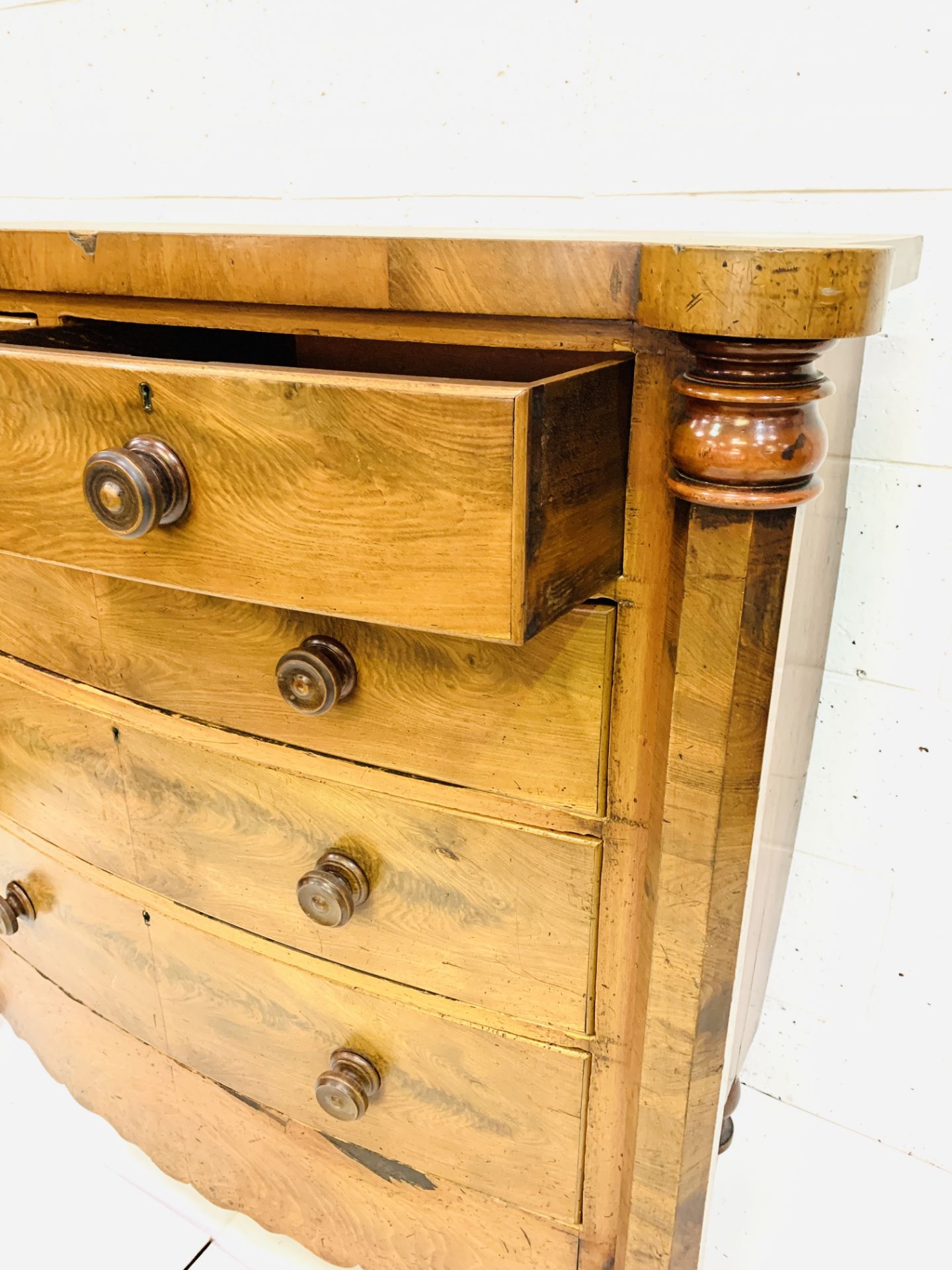 Victorian mahogany veneer Scotch chest of drawers - Image 5 of 8