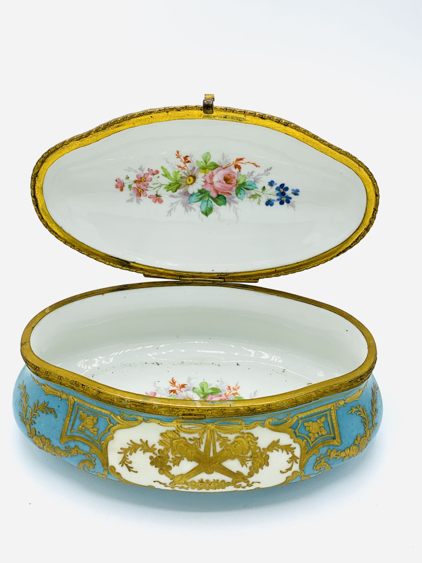 Strasbourg early 19th century porcelain trinket box - Image 3 of 5