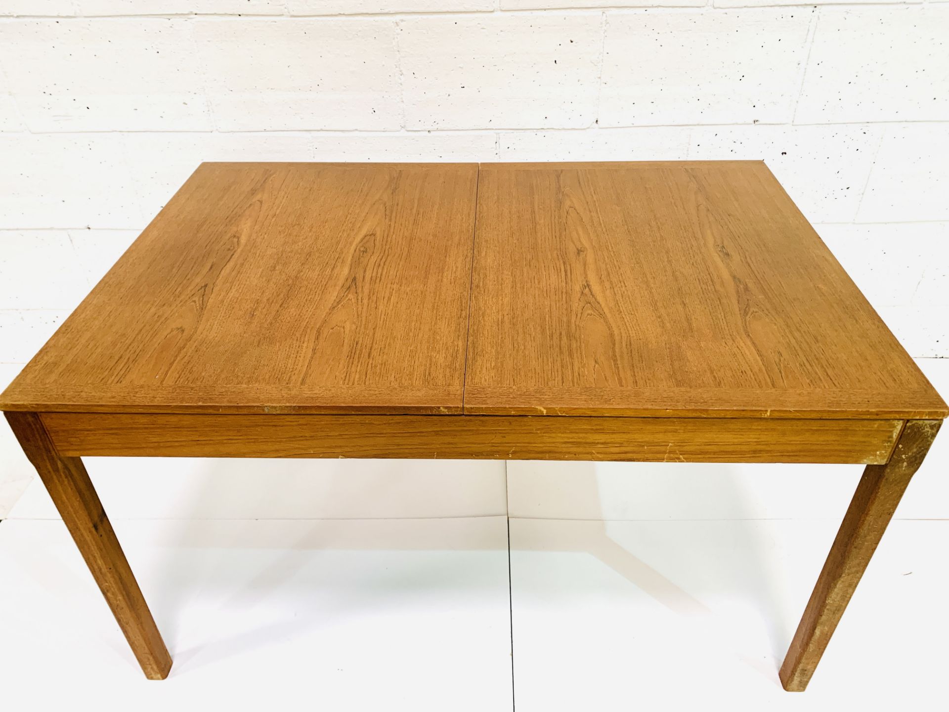 Teak extendable dining table - Image 2 of 4
