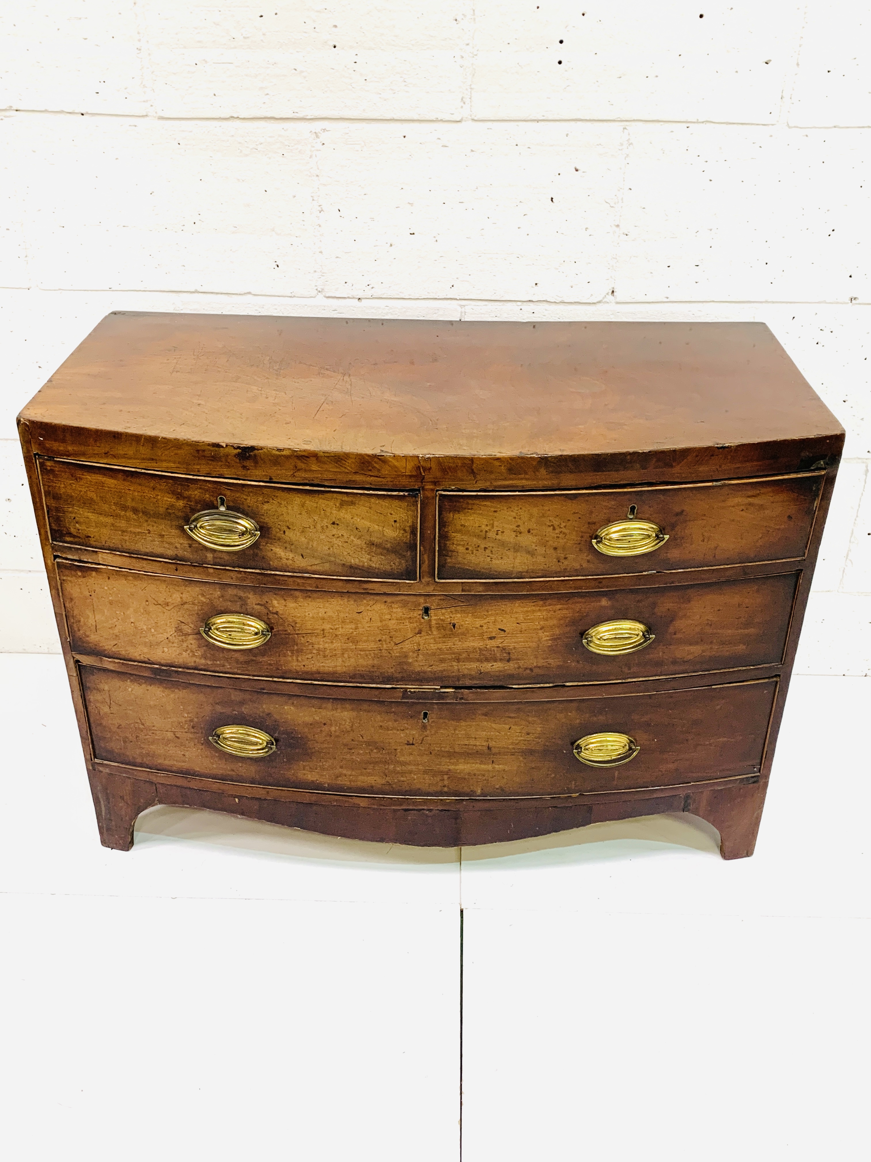 Early 19th Century bow fronted mahogany veneer chest of drawers - Image 2 of 7