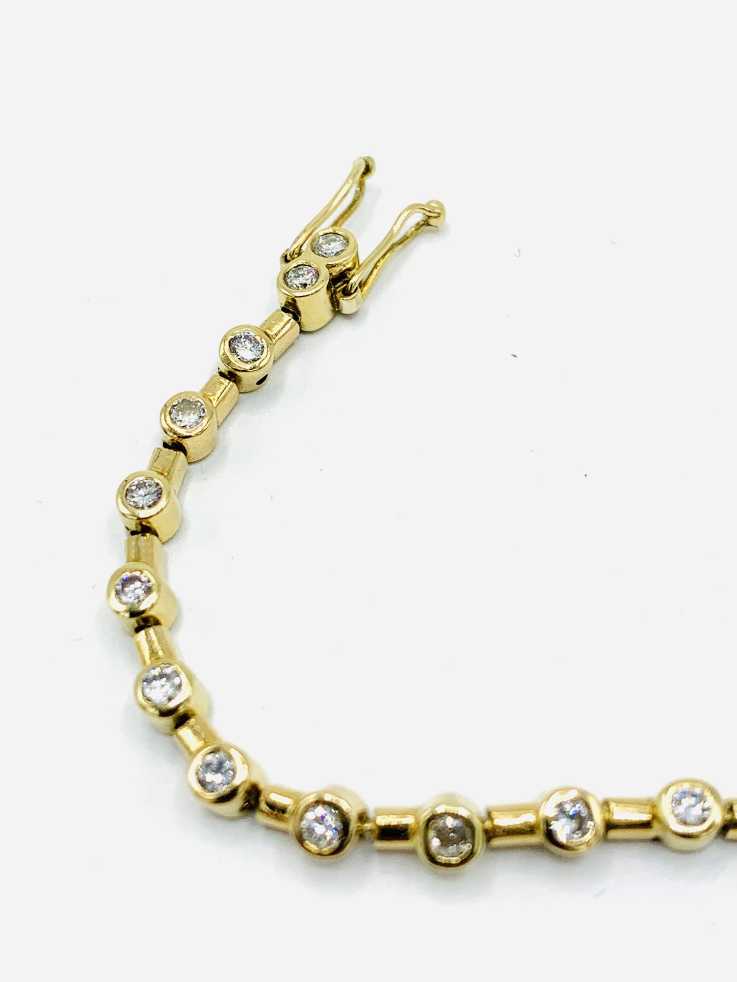 18ct gold and diamond bracelet - Image 3 of 4