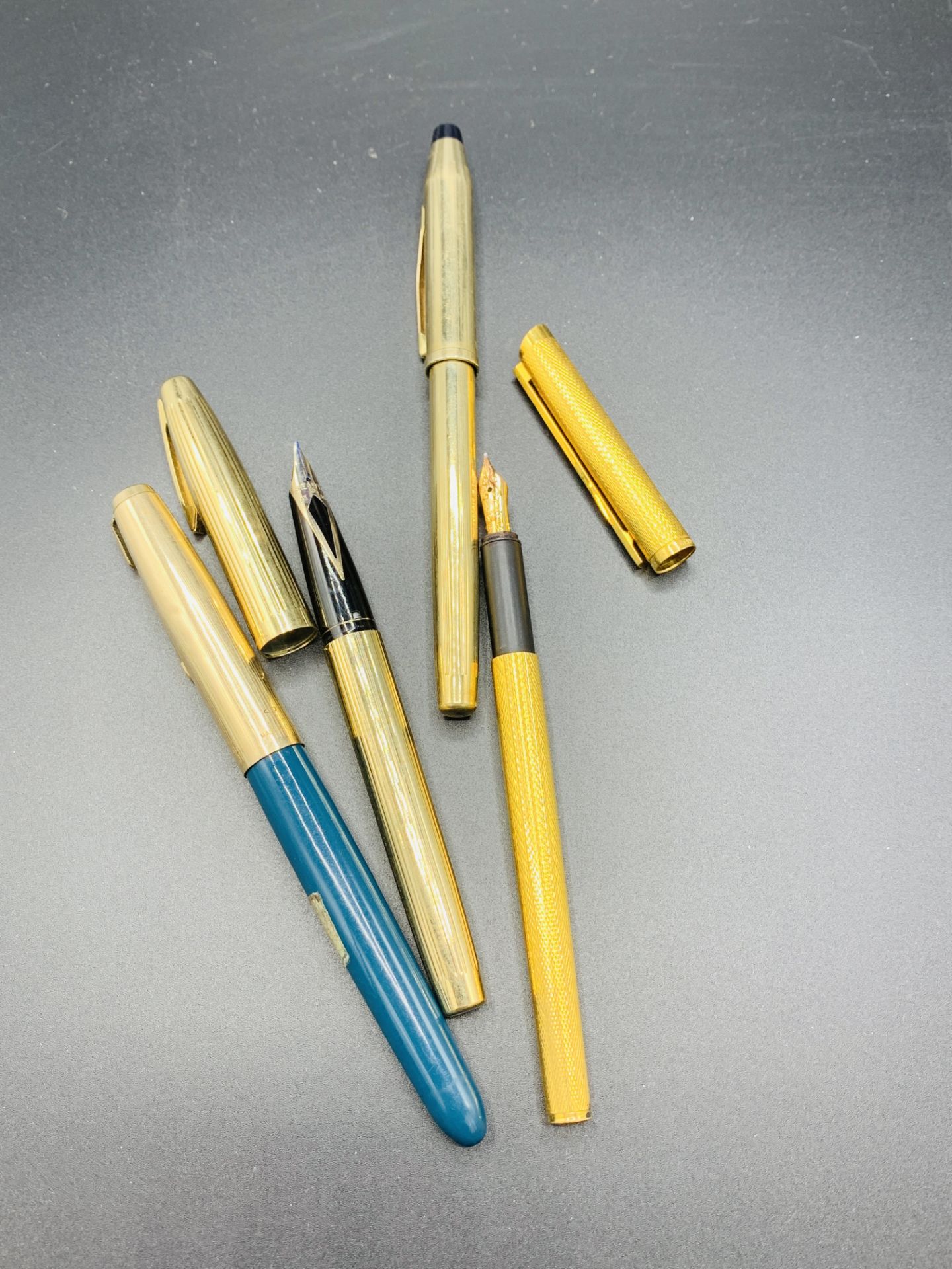 A collection of fountain pens - Image 3 of 3