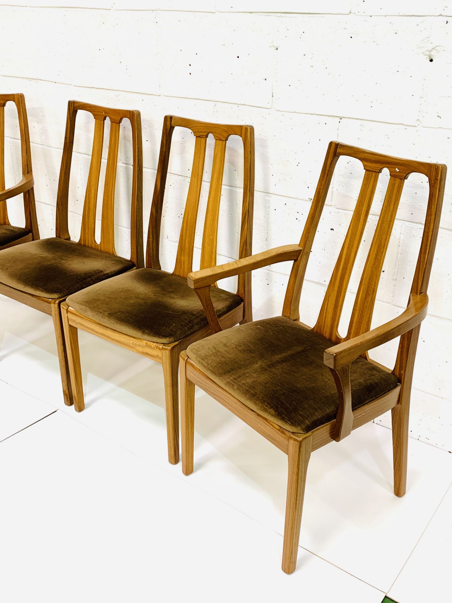 Group of four Nathan Furniture chairs - Image 2 of 6