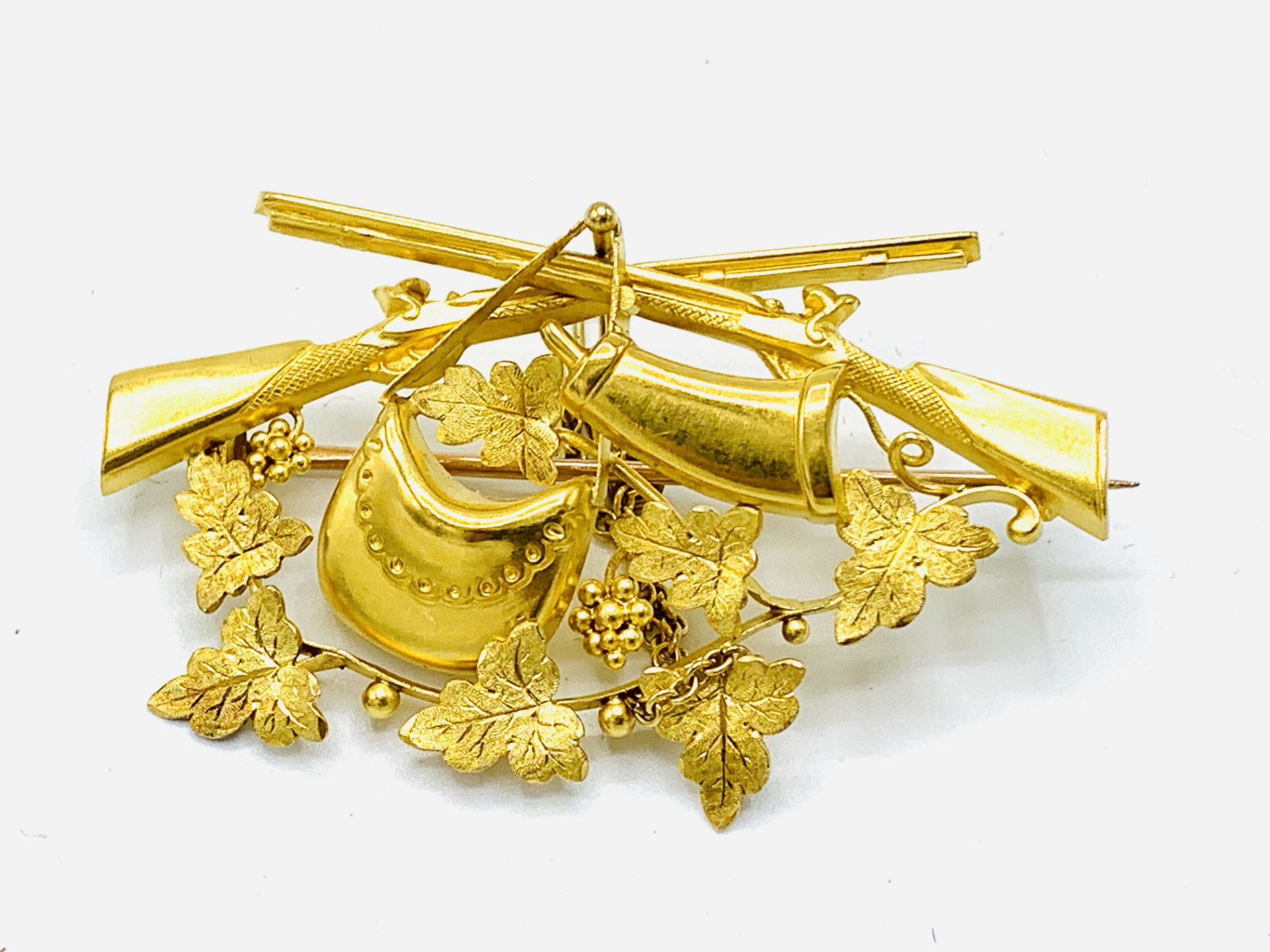 Gold Victorian hunting brooch in the Etruscan style