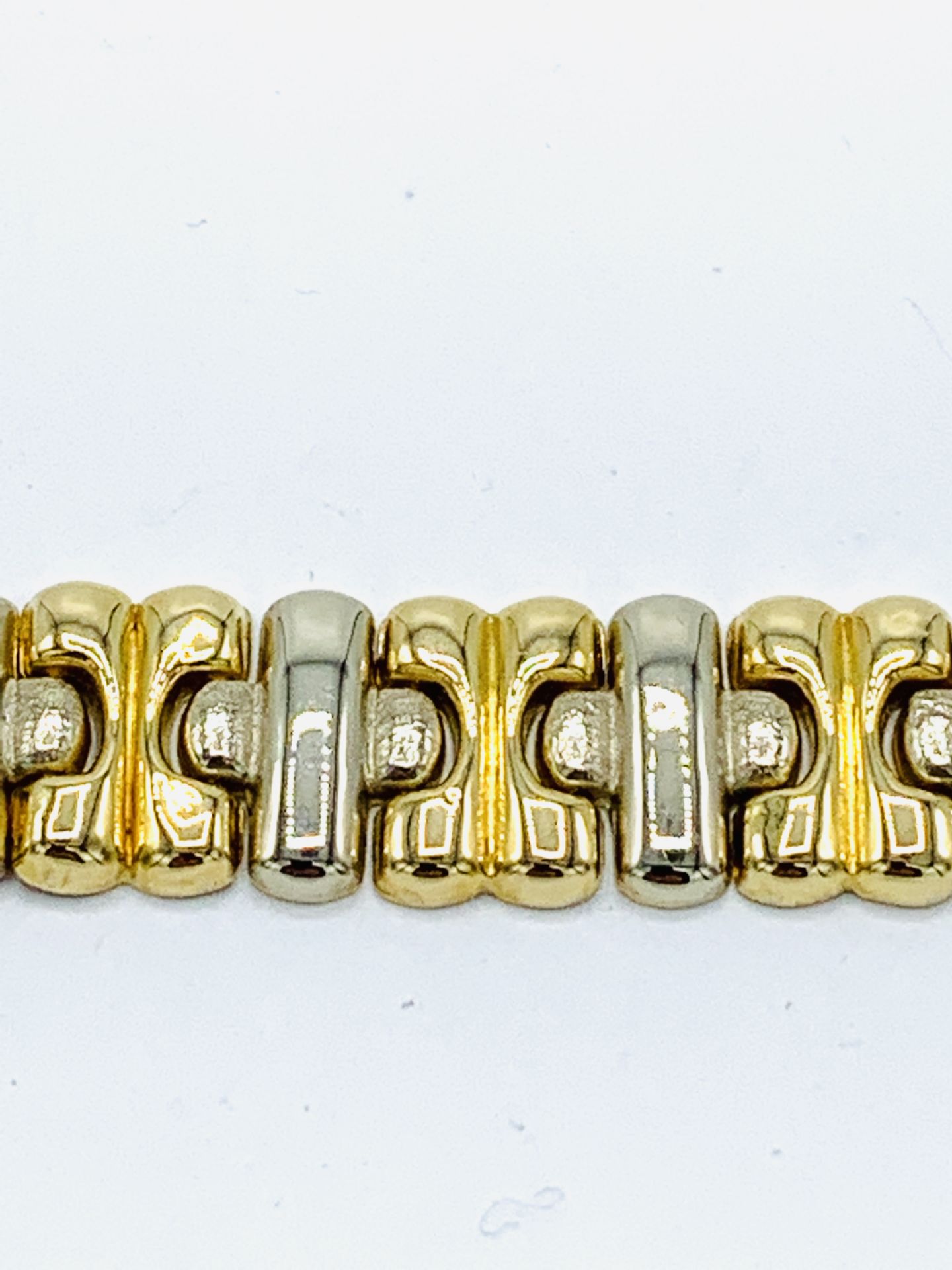 750 white and yellow gold link bracelet - Image 2 of 5