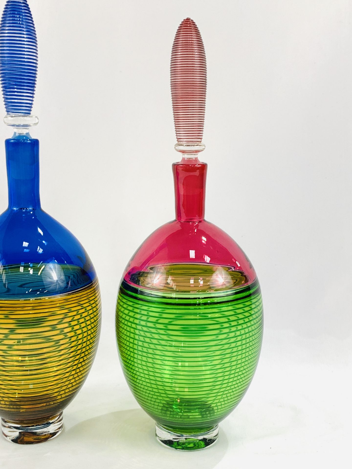 Two modern decorative coloured glass decanters - Image 3 of 4