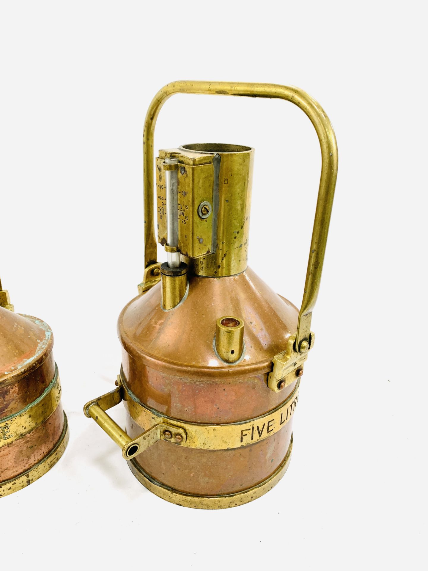 Two brass and copper petrol measures: 2 litre and 5 litre - Image 3 of 4