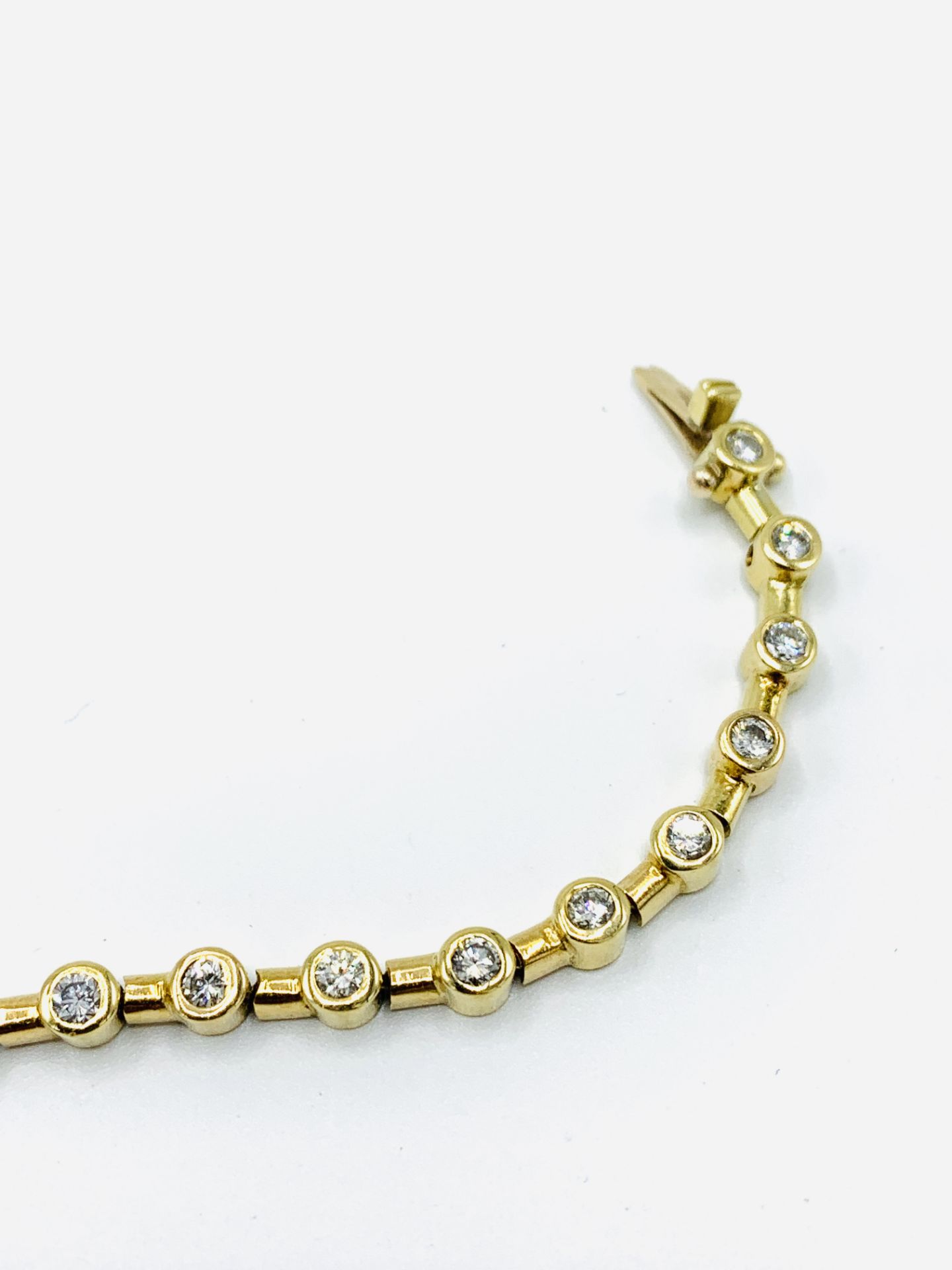 18ct gold and diamond bracelet - Image 4 of 4