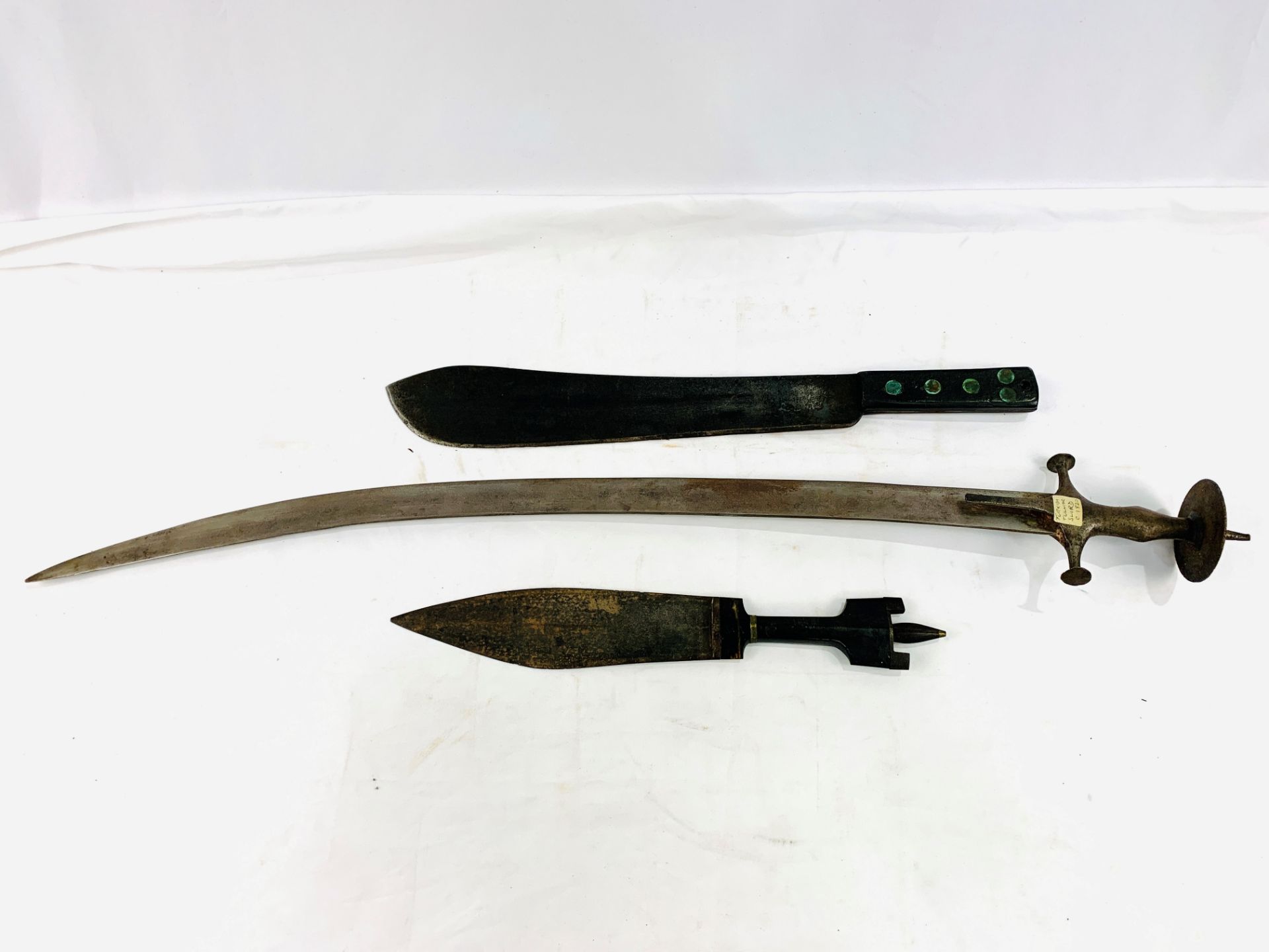 19th century Tulwar or Talwar, a Martindale WW2 machete, and a short sword - Image 2 of 6