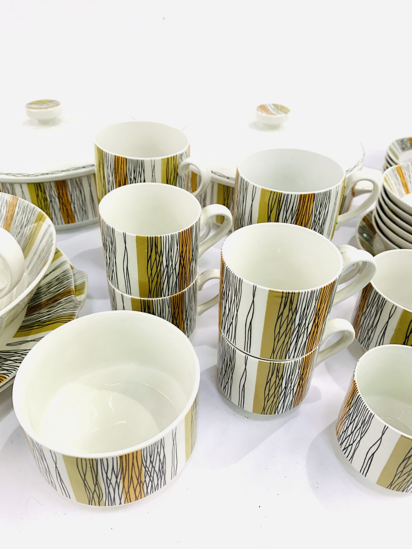 65 pieces of 1960's Midwinter 'Sienna' by Jessie Tait porcelain dinner, tea and coffee ware - Image 3 of 7