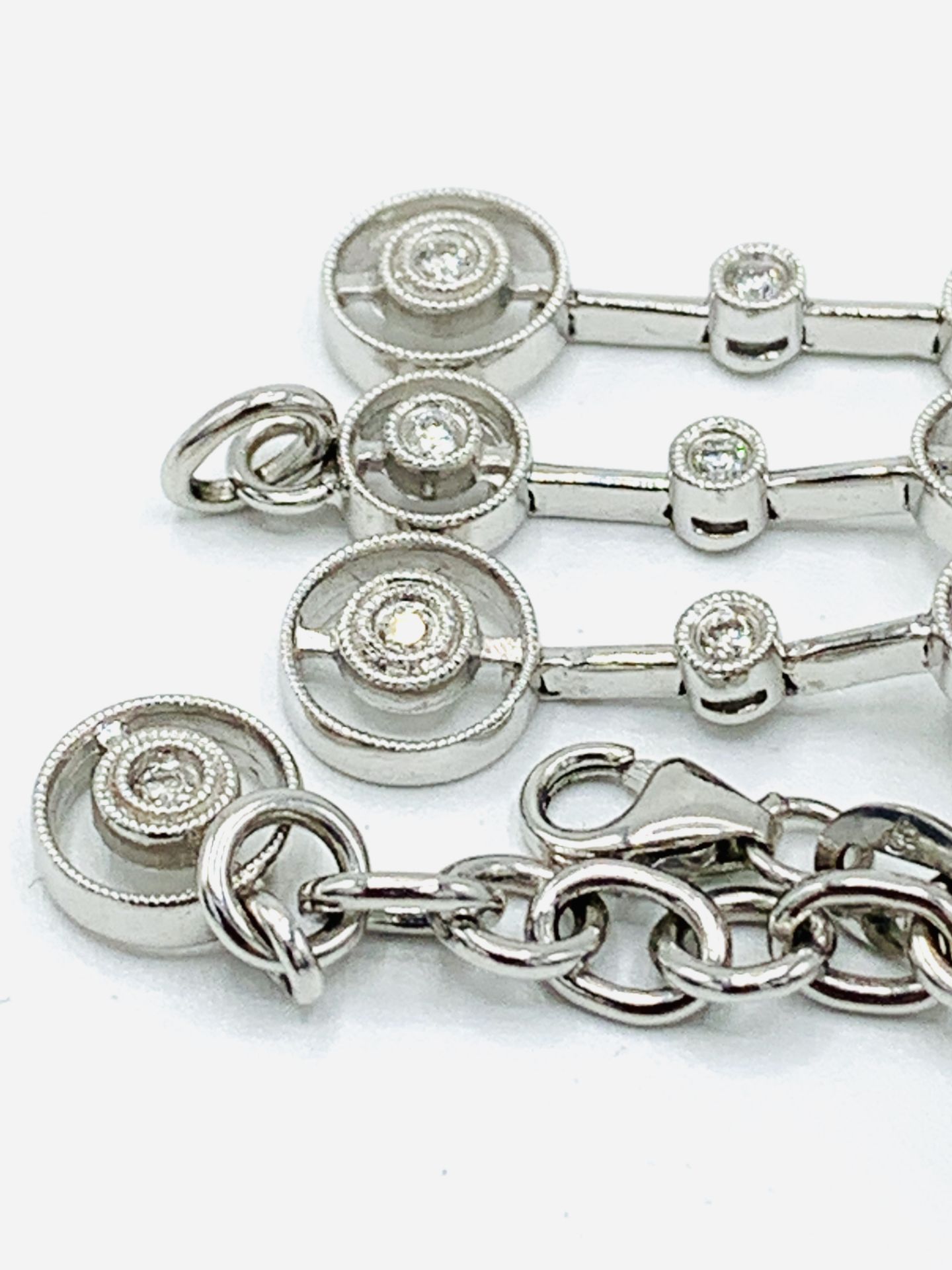 18ct white gold and diamond three row bracelet - Image 4 of 4