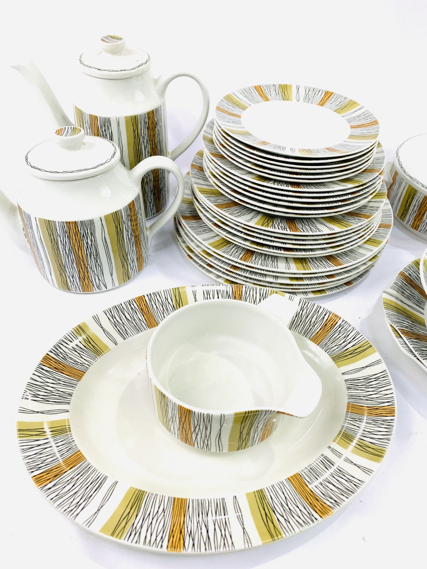 65 pieces of 1960's Midwinter 'Sienna' by Jessie Tait porcelain dinner, tea and coffee ware - Image 5 of 7