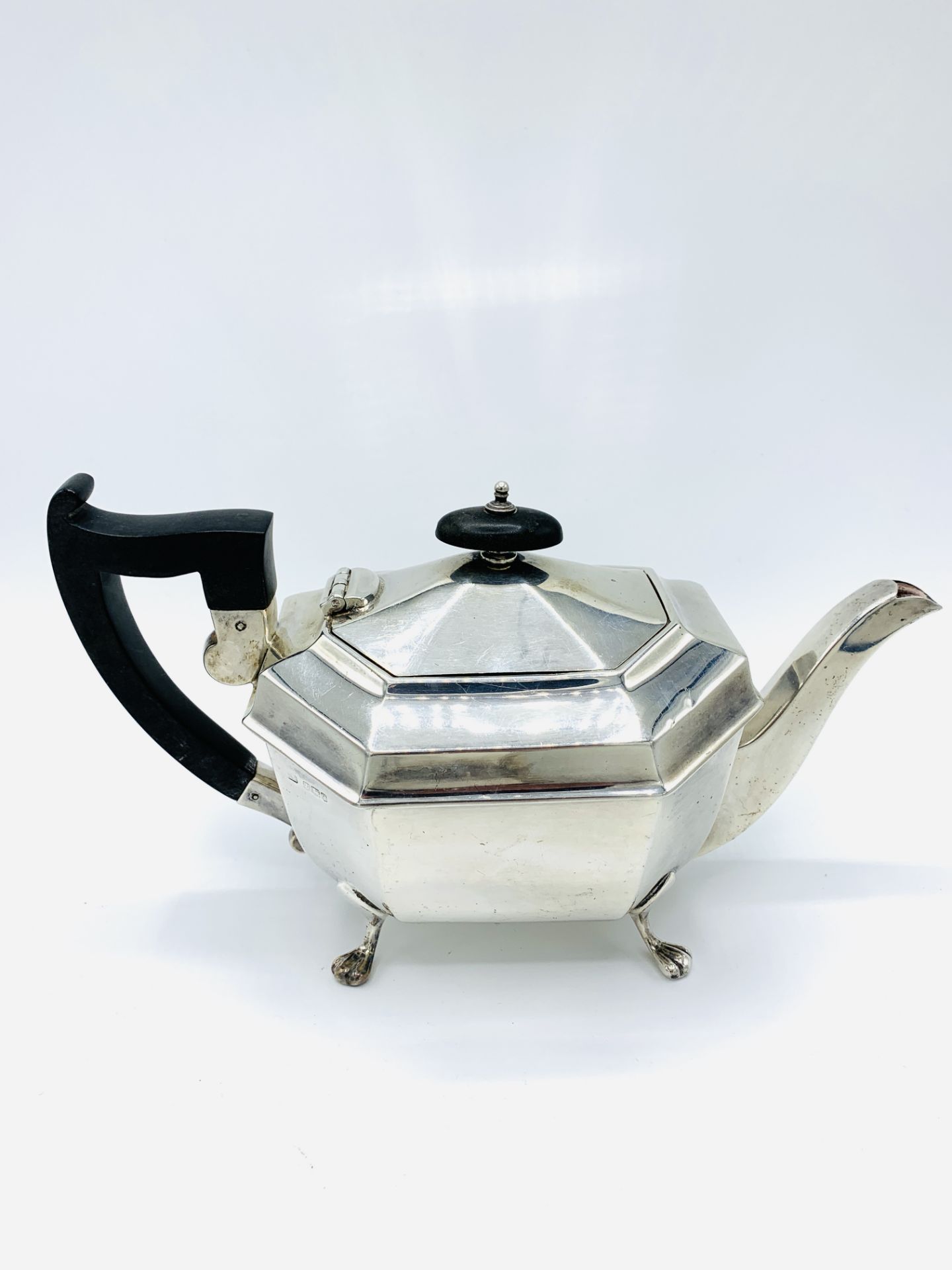 Silver tea and coffee service by Viner's Limited, Sheffield 1932 - Image 7 of 8