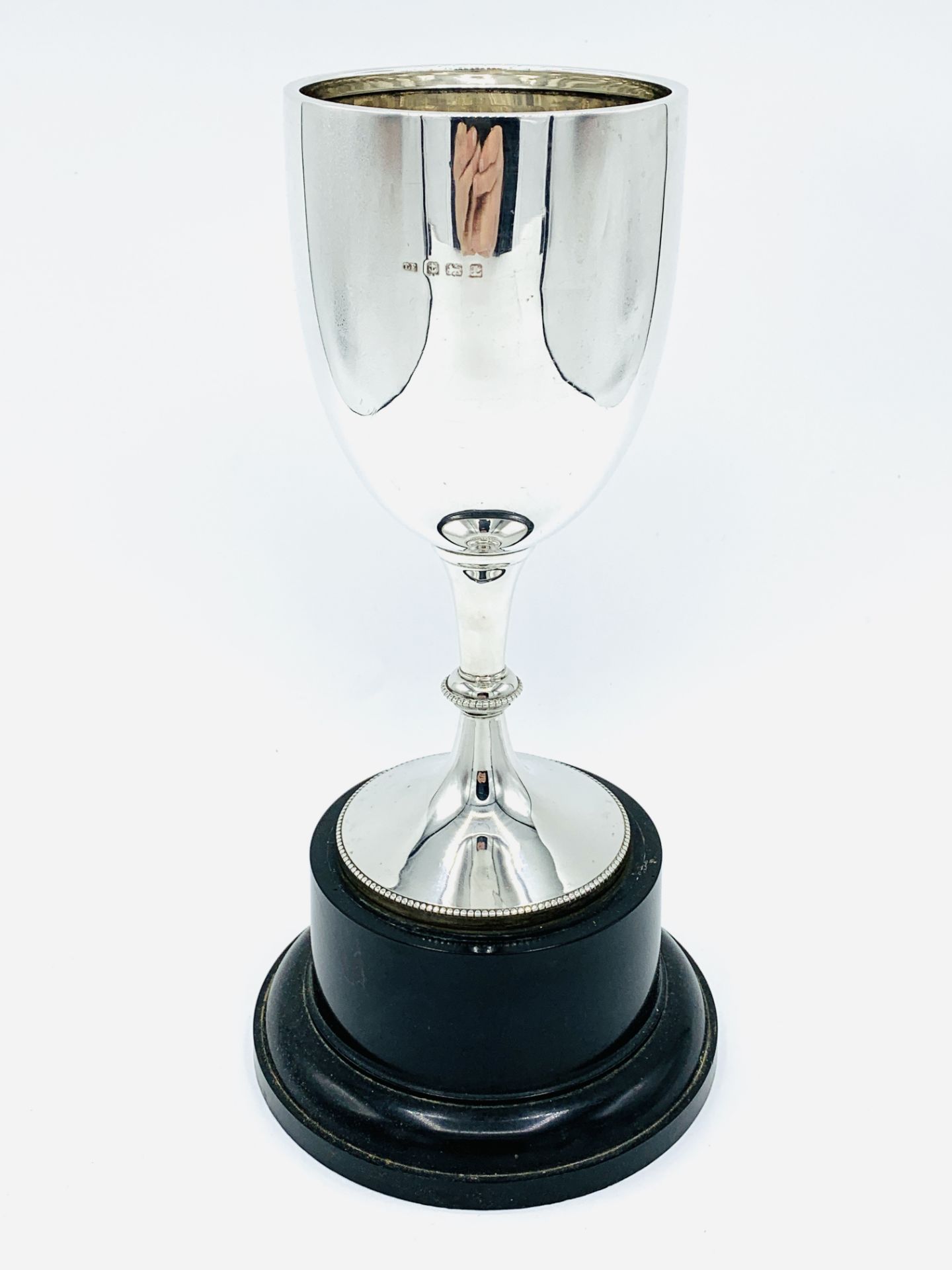 Silver goblet on black trophy stand - Image 4 of 4