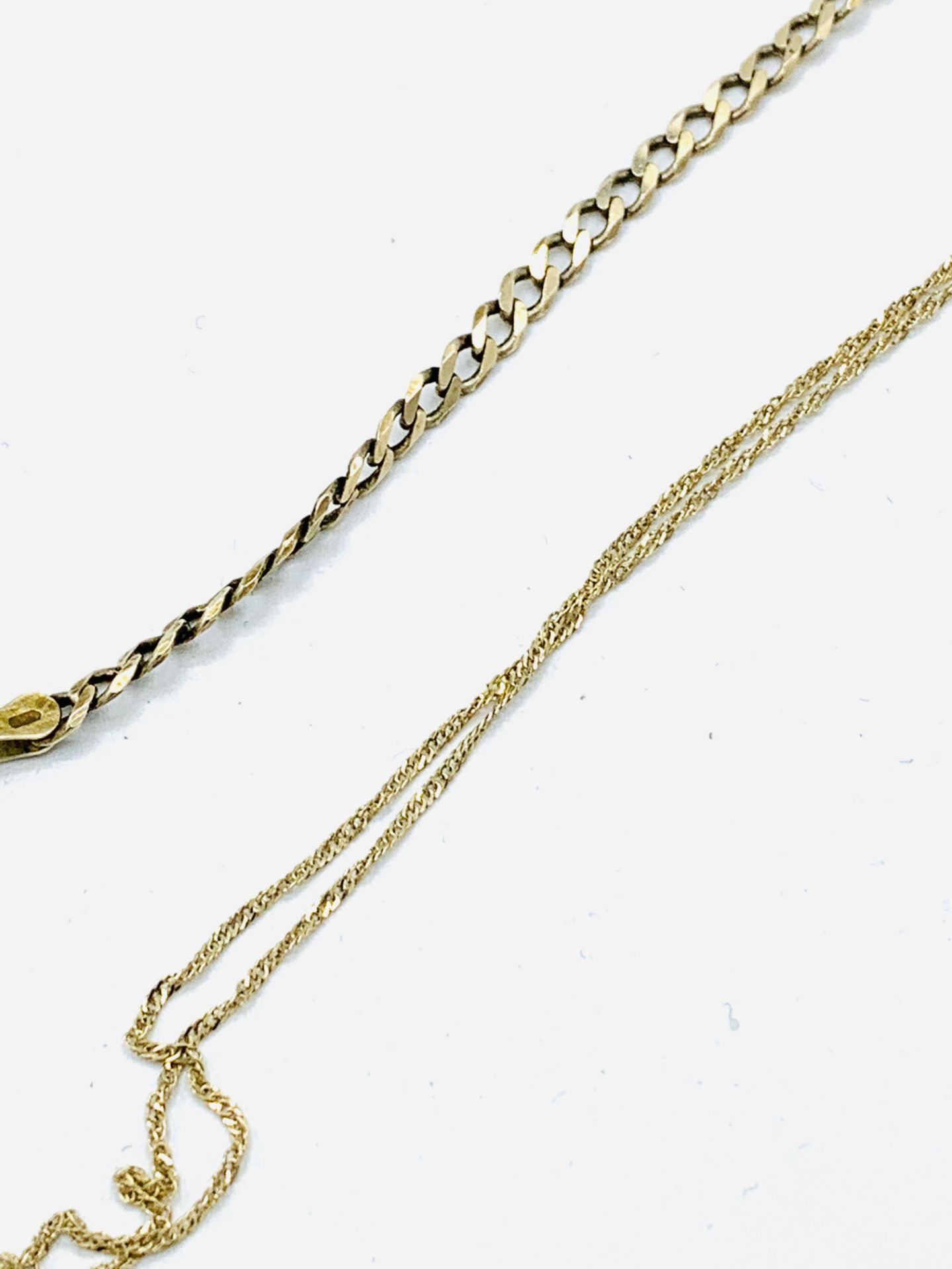 9ct gold flat chain necklace, 9ct gold very fine chain, a black fabric strap with 9ct gold clasp - Image 2 of 5