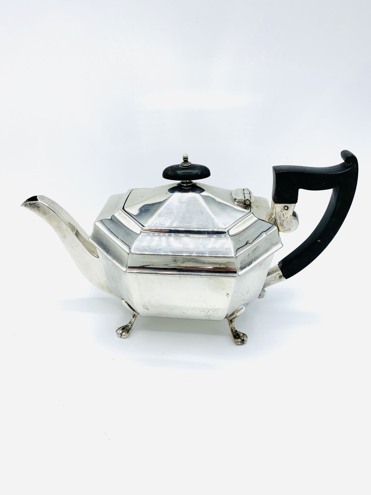 Silver tea and coffee service by Viner's Limited, Sheffield 1932 - Image 8 of 8