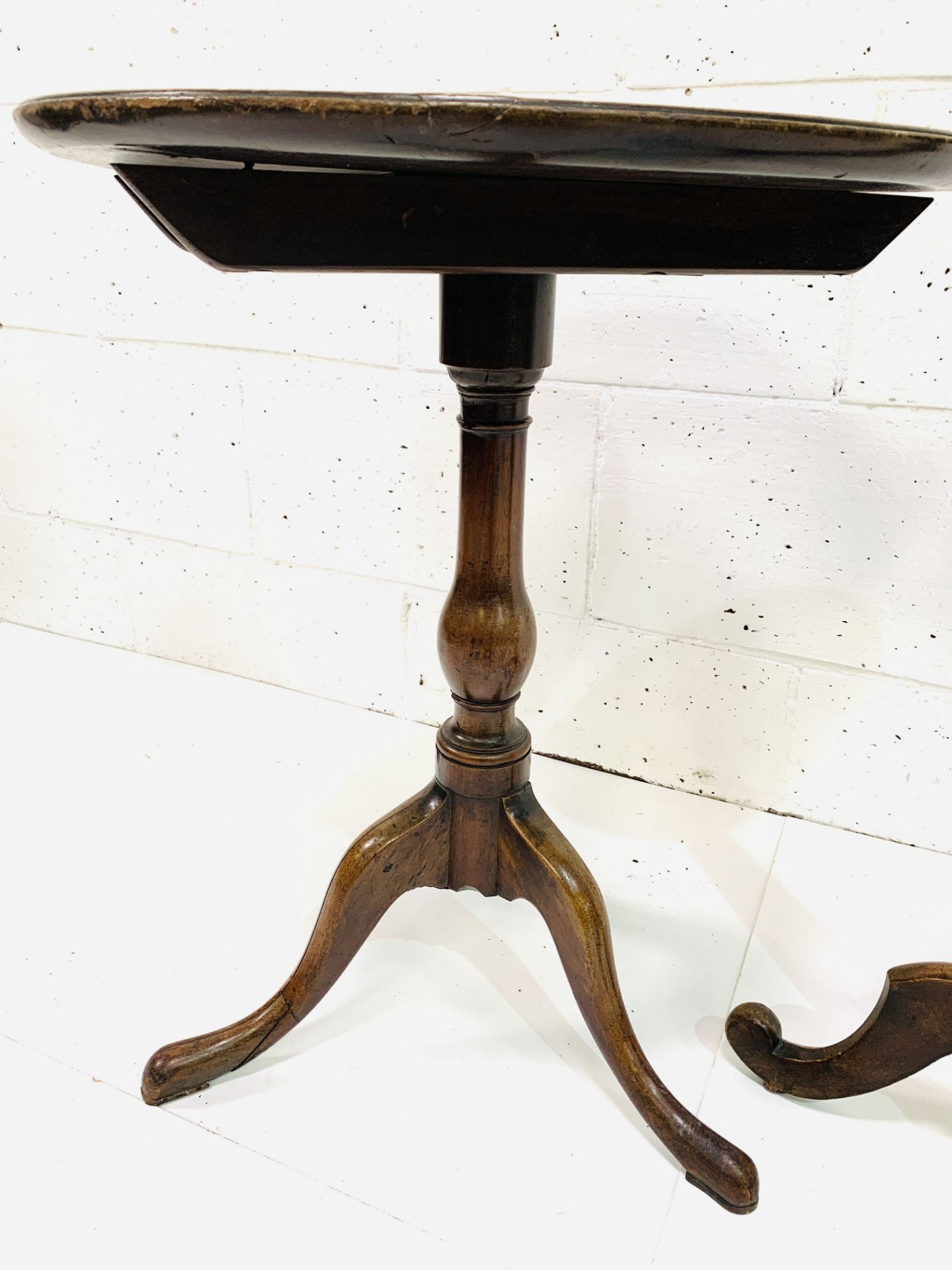 Georgian mahogany wine table and 2 others - Image 9 of 10