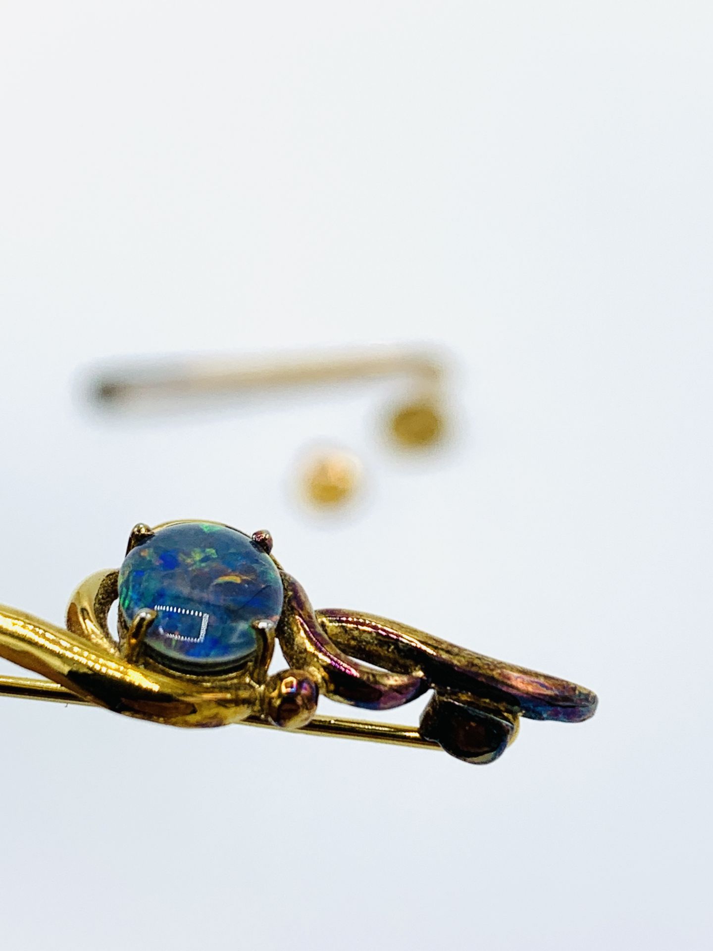 15ct gold stock pin, a 9ct gold stud and an opal doublet set brooch - Image 3 of 3