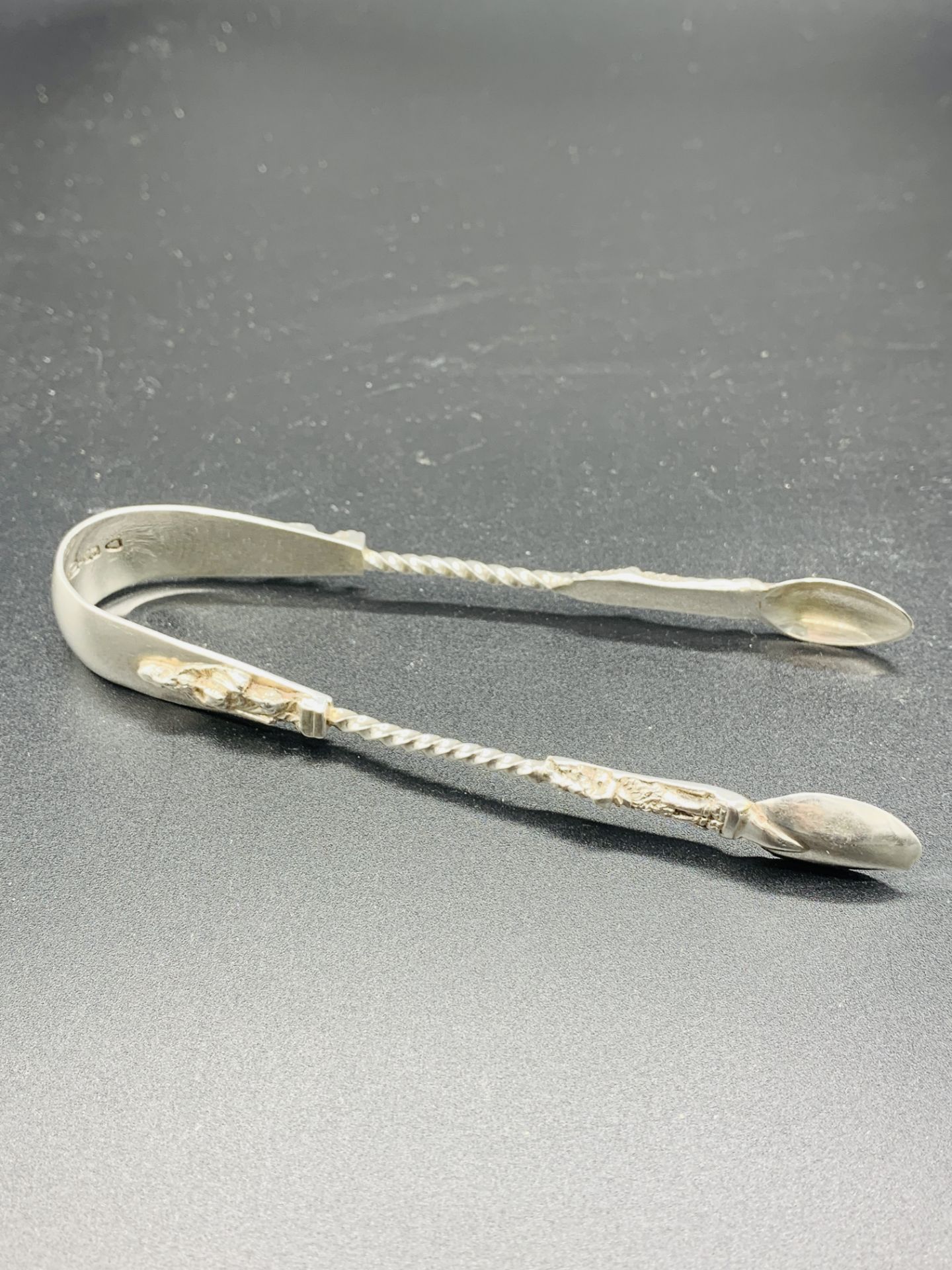 Four silver sugar tongs - Image 2 of 3