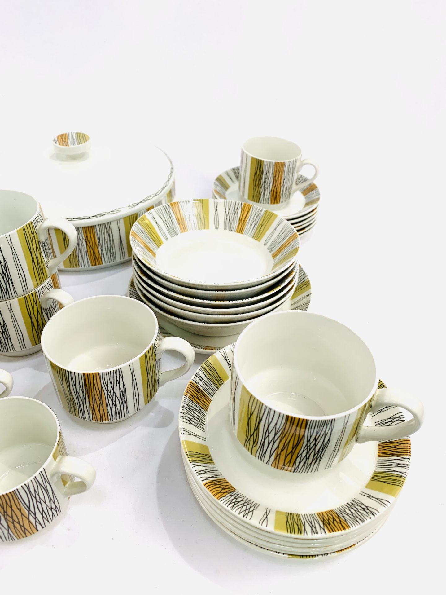 65 pieces of 1960's Midwinter 'Sienna' by Jessie Tait porcelain dinner, tea and coffee ware - Image 6 of 7