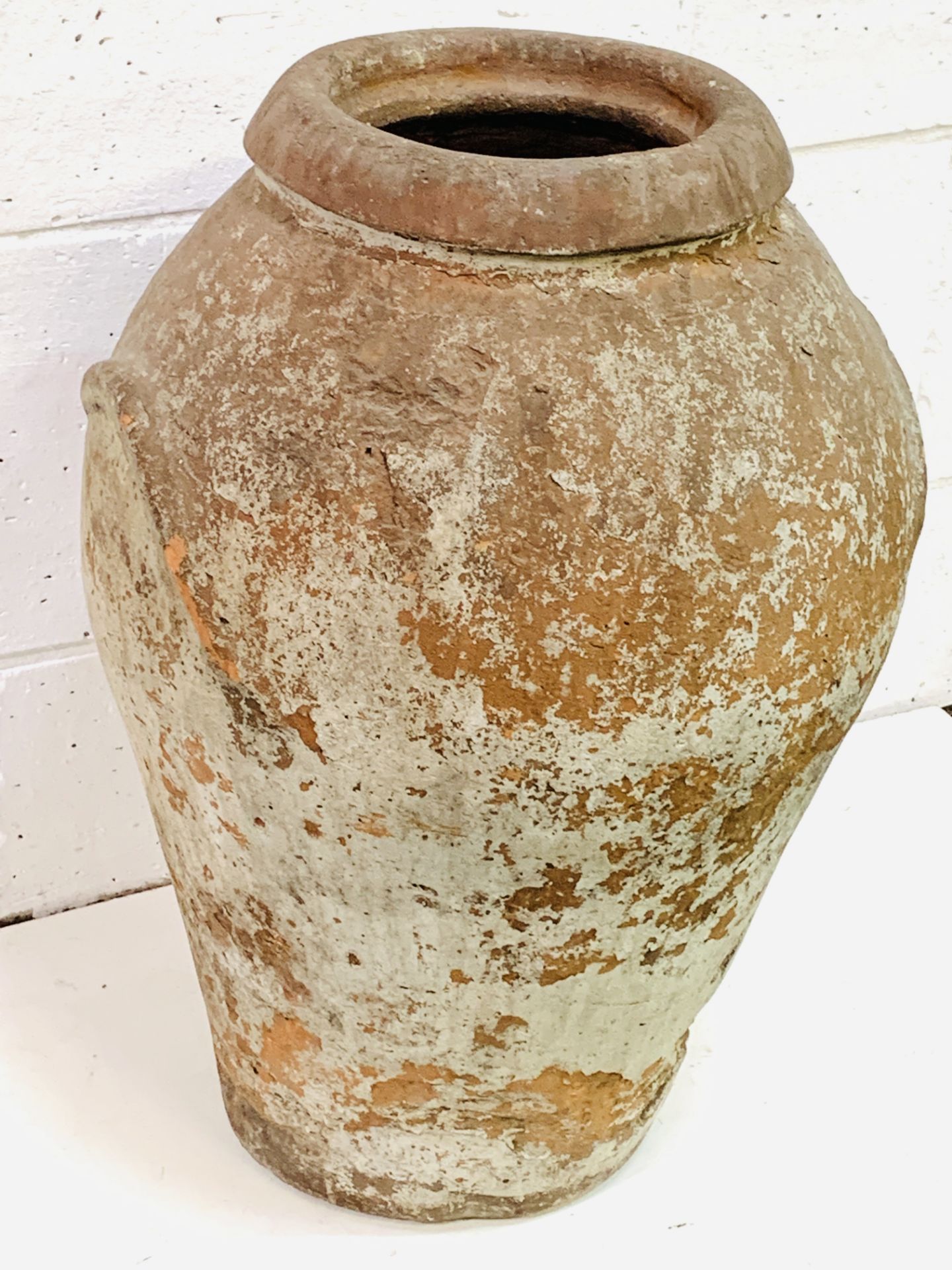 Terracotta urn - Image 2 of 3