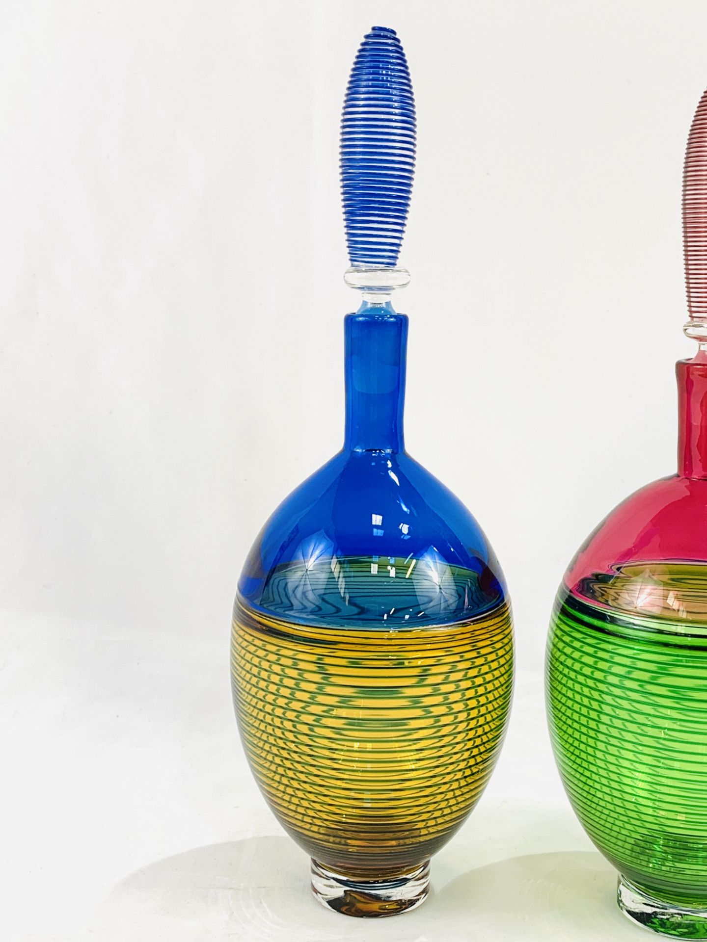 Two modern decorative coloured glass decanters - Image 4 of 4