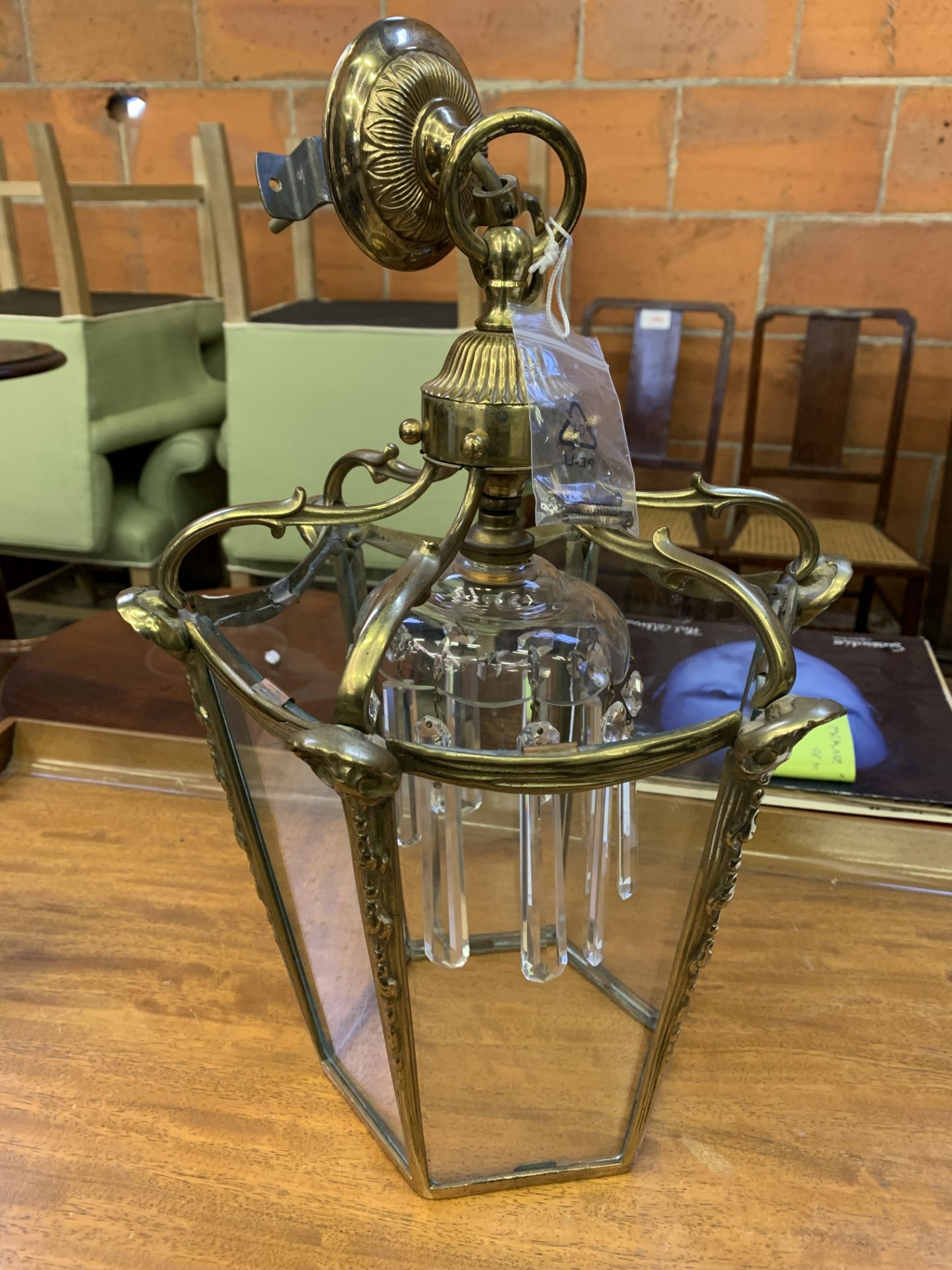 Brass lantern with glass sides and drops - Image 3 of 3