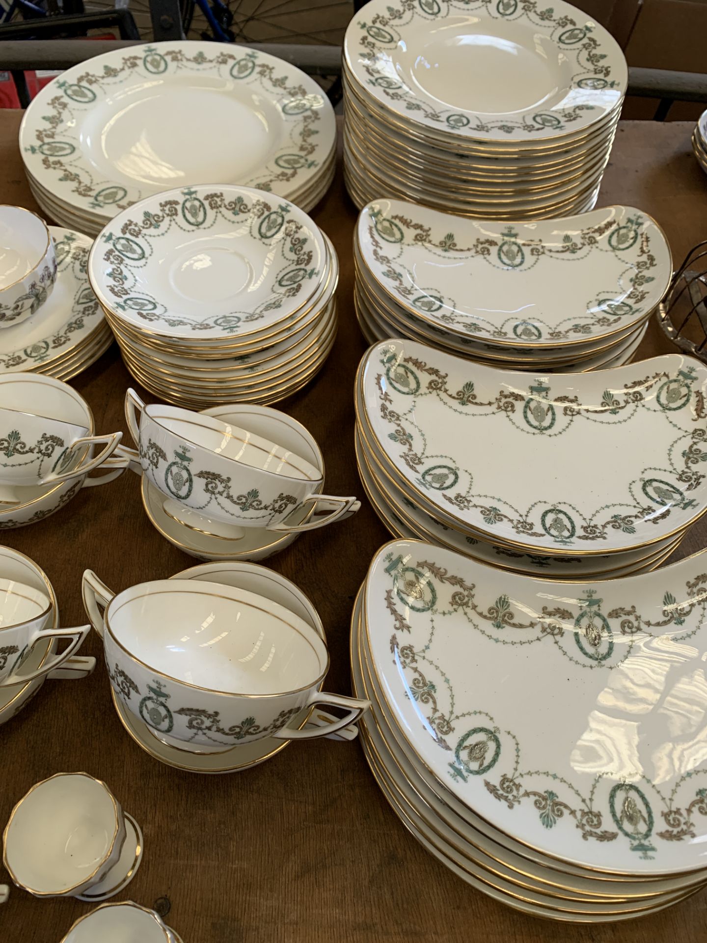 Minton "Adam" bone china dinnerware - Image 2 of 5