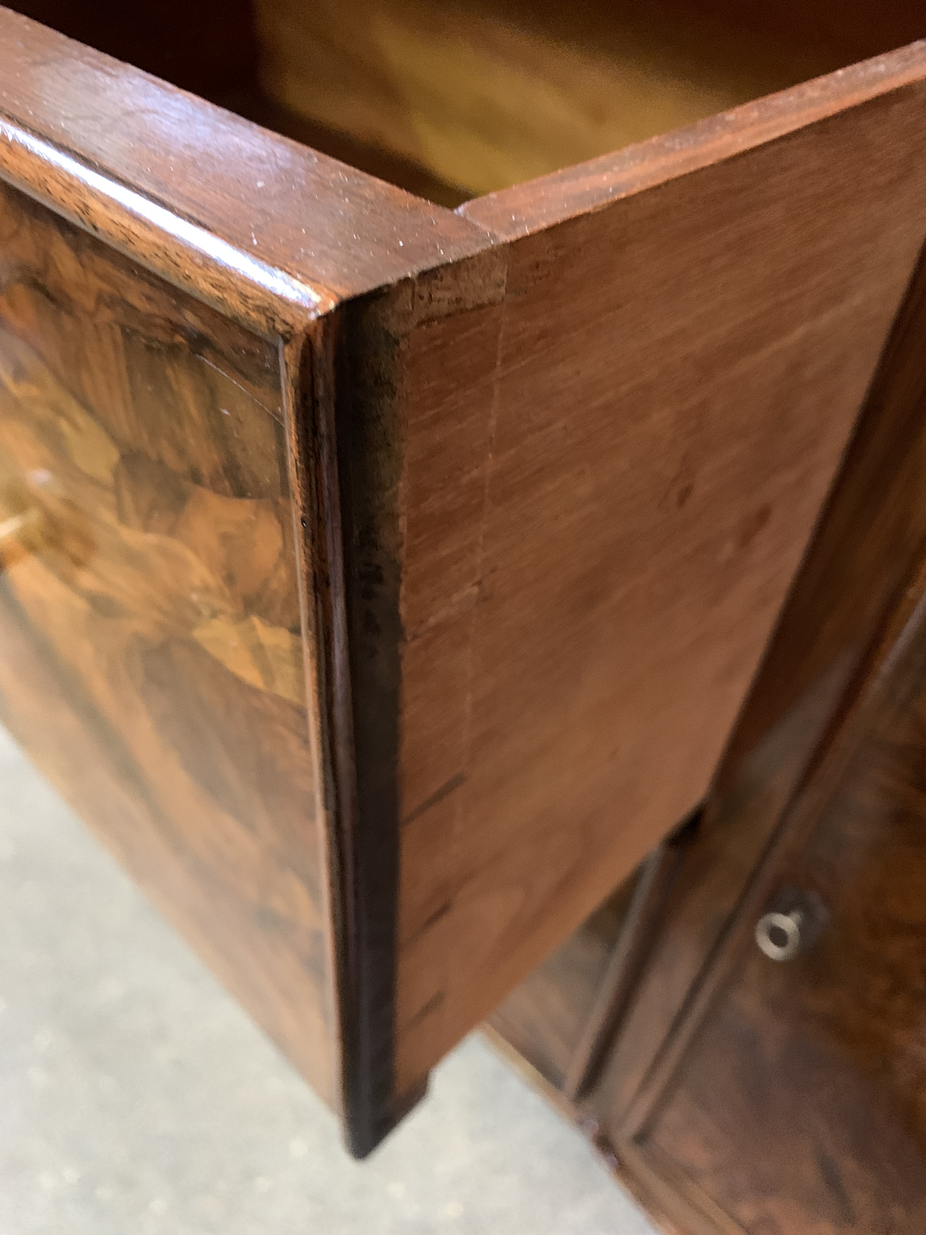 Burr walnut veneer sideboard - Image 4 of 5