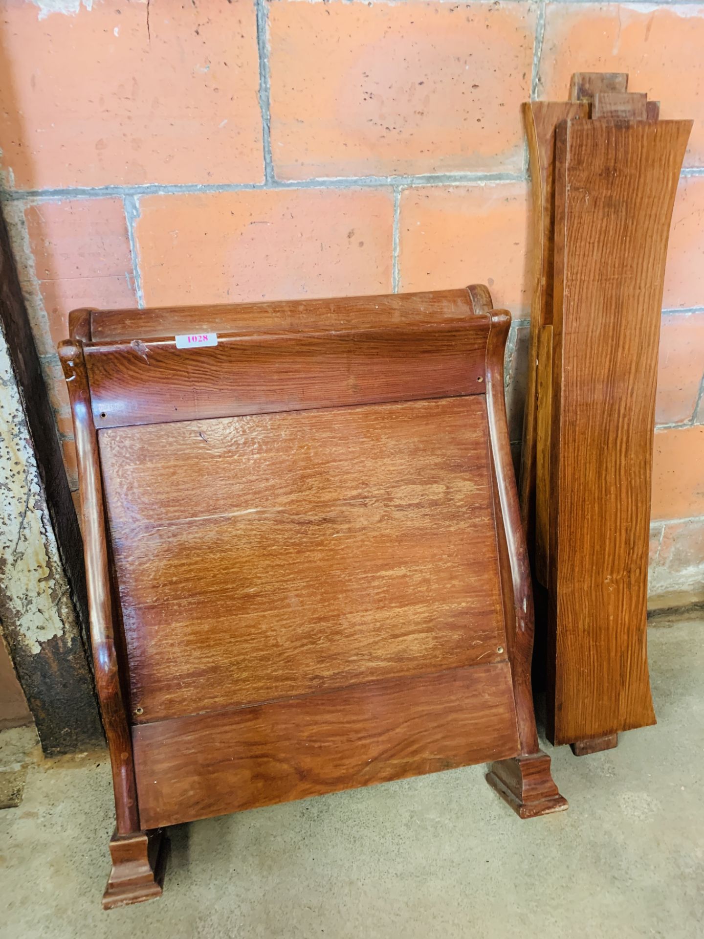 Mahogany child's sleigh bed - Image 2 of 4