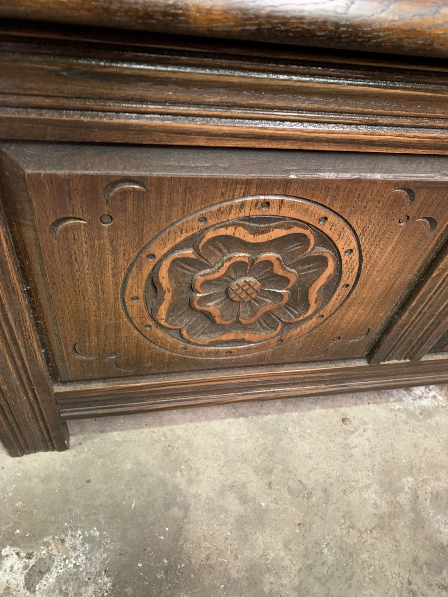 17th Century style oak blanket box with three carved panels - Image 3 of 5