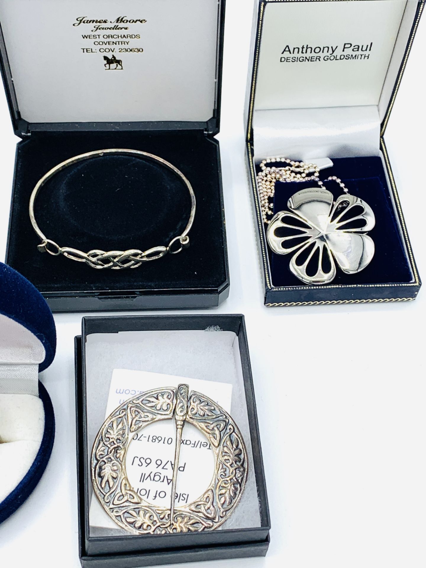 A quantity of silver jewellery - Image 4 of 4