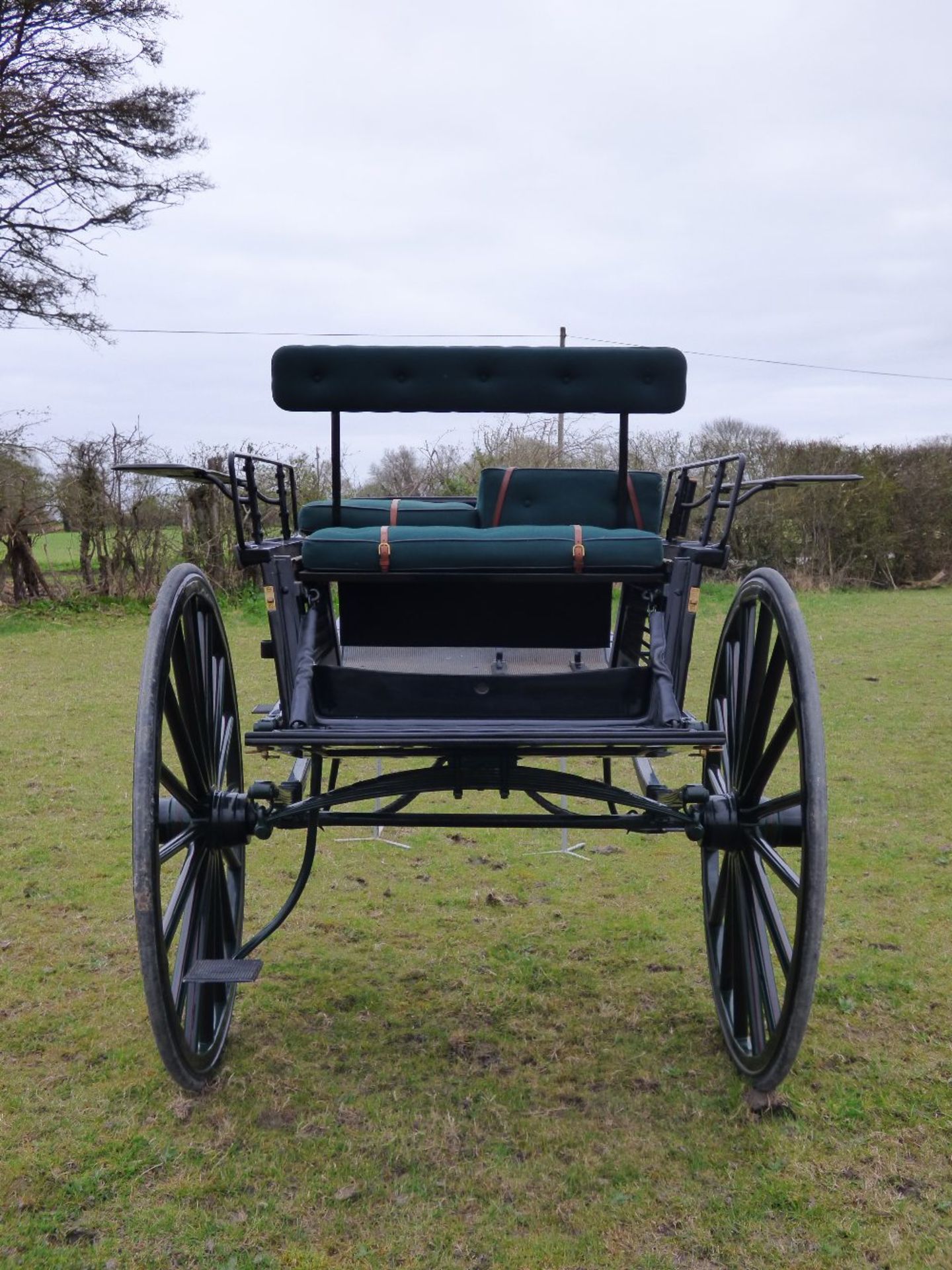 DOG CART by Lawton of Liverpool to fit 15.2 to 16.2hh. Refurbished by Fairbourne Carriages. - Image 8 of 9