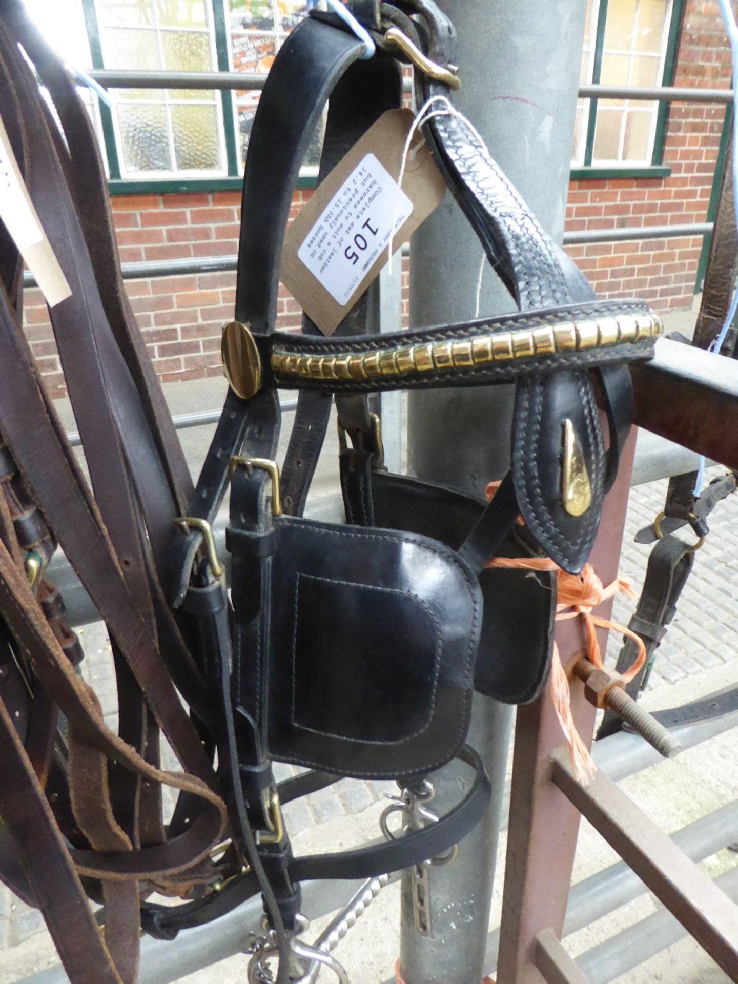 Complete set of leather harness to suit a cob but previously used on 14.2 to 15.3hh horses - Image 2 of 5