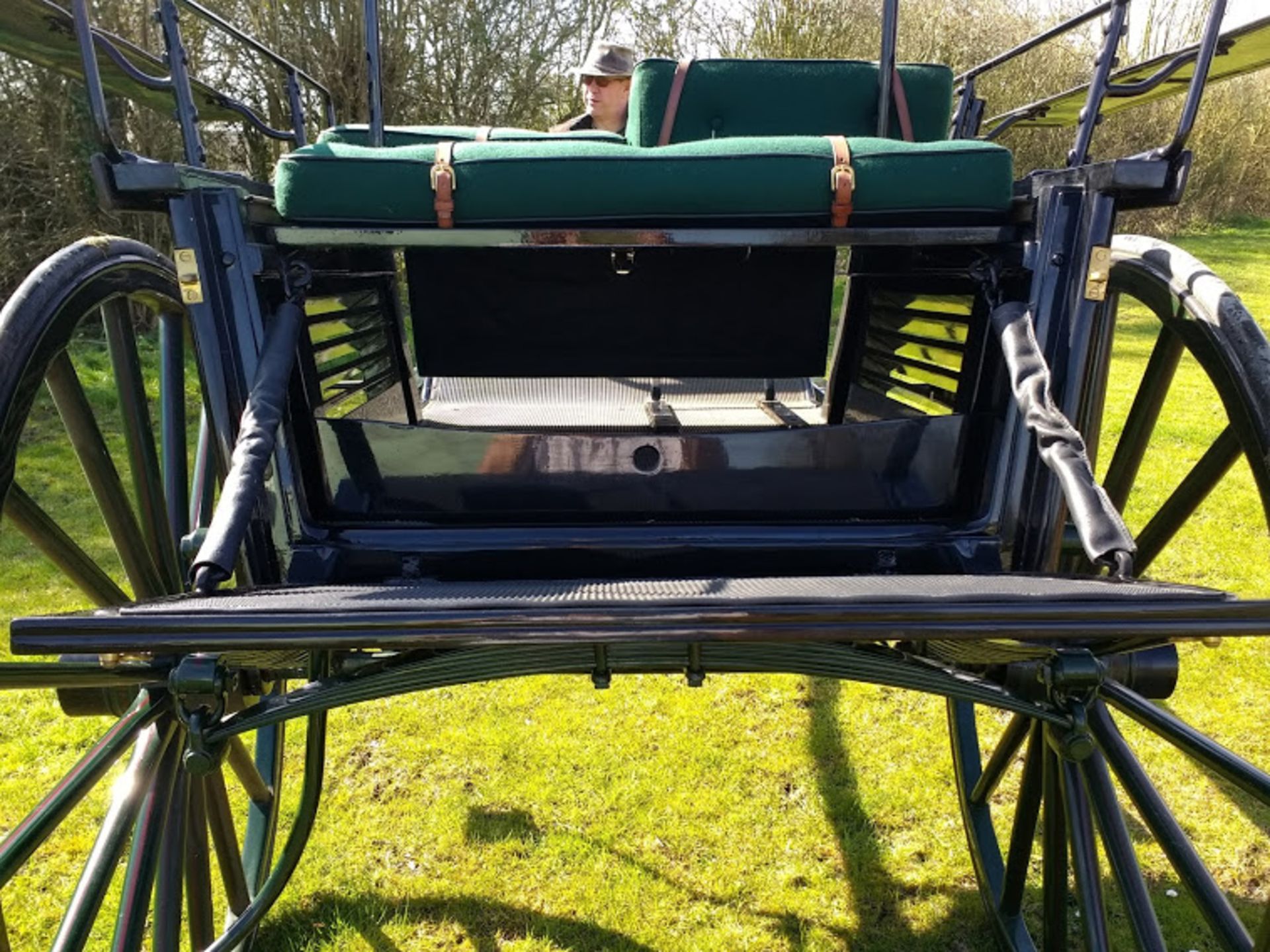 DOG CART by Lawton of Liverpool to fit 15.2 to 16.2hh. Refurbished by Fairbourne Carriages. - Image 4 of 9