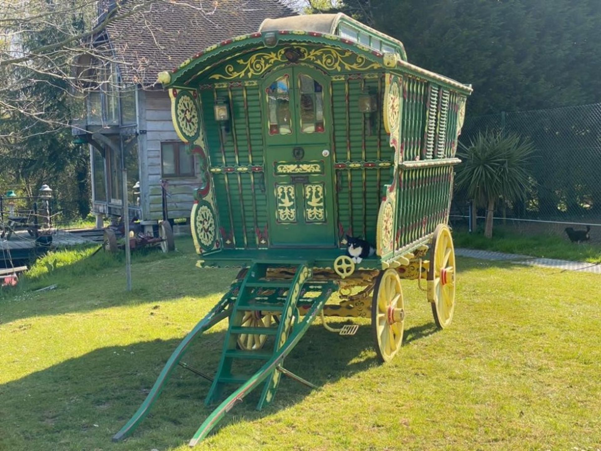 READING DUNTON WAGON, painted green with cream and red decoration