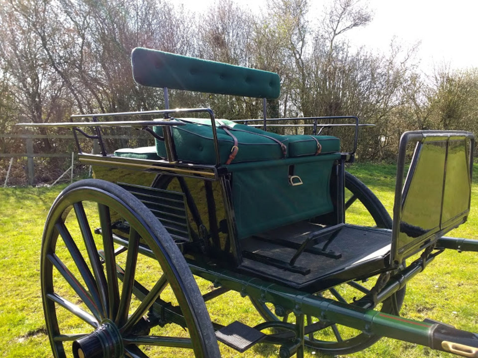 DOG CART by Lawton of Liverpool to fit 15.2 to 16.2hh. Refurbished by Fairbourne Carriages. - Image 2 of 9