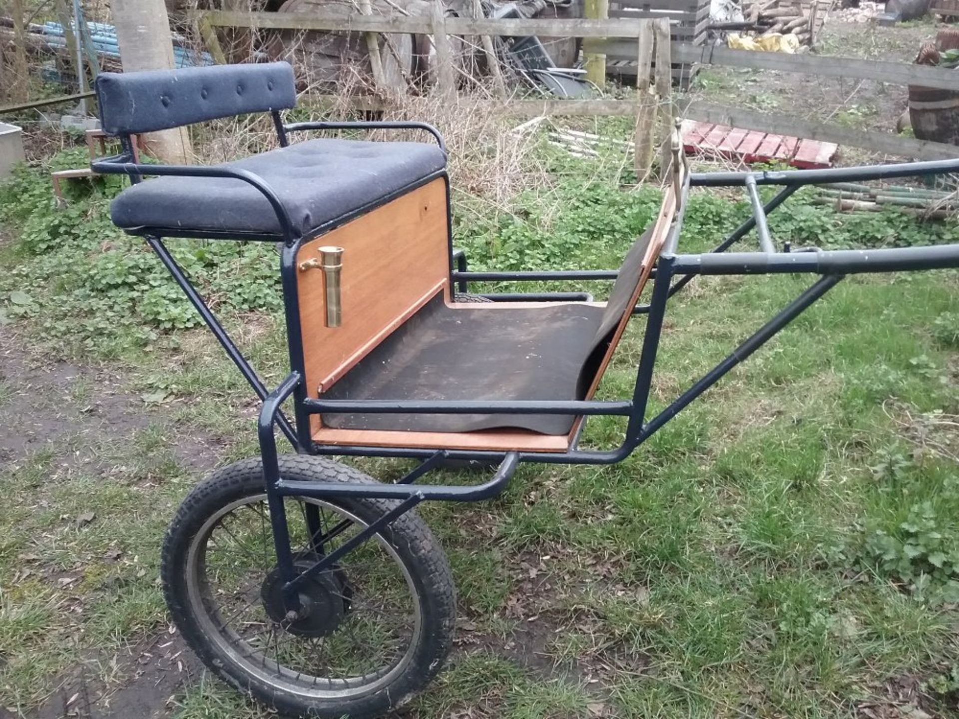 TWO-WHEEL EXERCISE CART to suit 13hh cob.