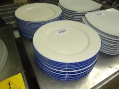 33 white round plates