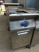 Electrolux E7FRGDIGFO single tank gas fryer