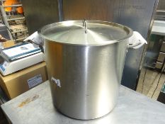 Large deep stainless steel cook pot and lid